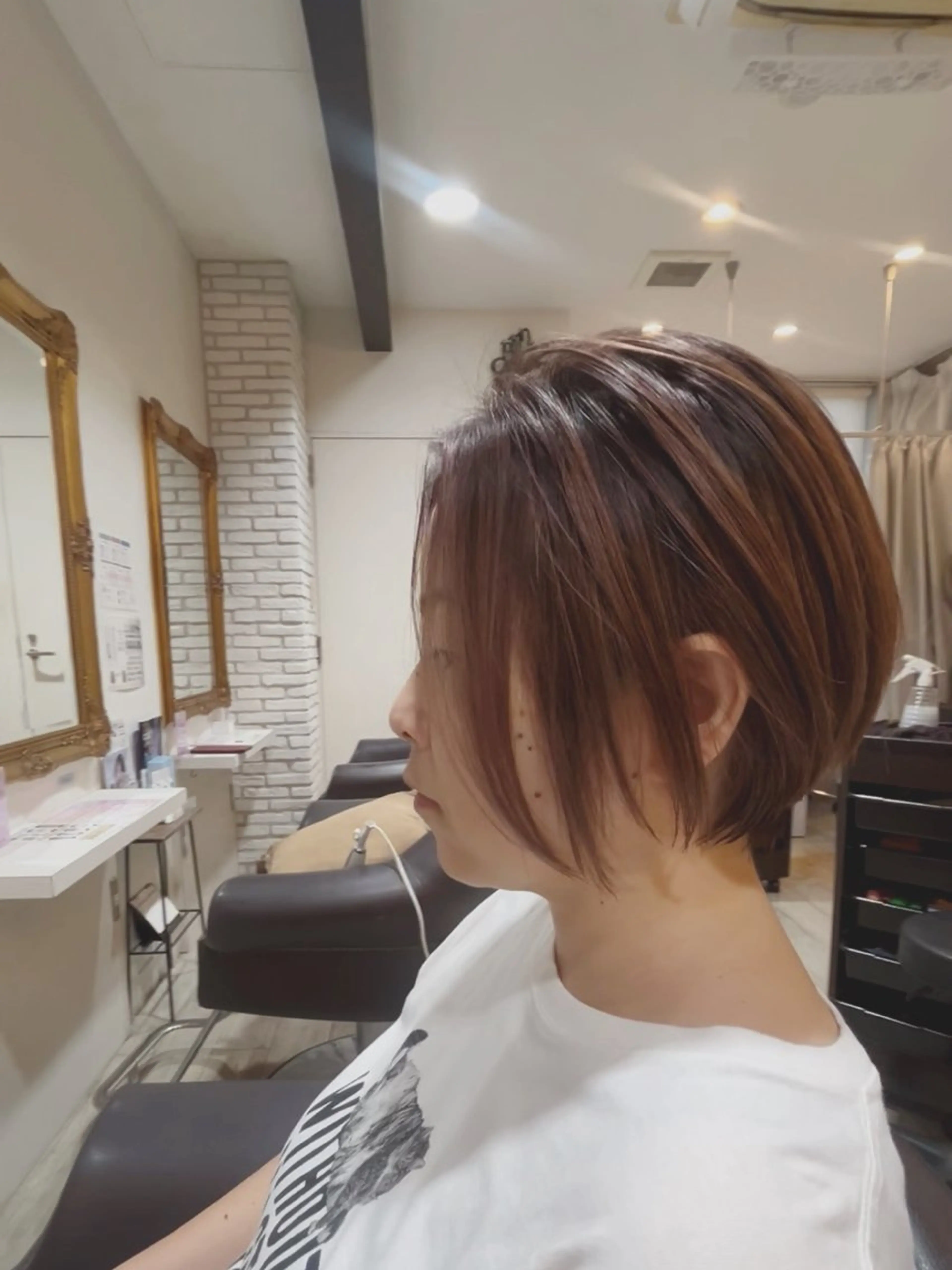 ショート カラー 丸みショート ブラウンカラー ハイライトカラー 顔周りカット ハイライト 🎖大人ショート🎖 河越守のヘアスタイル