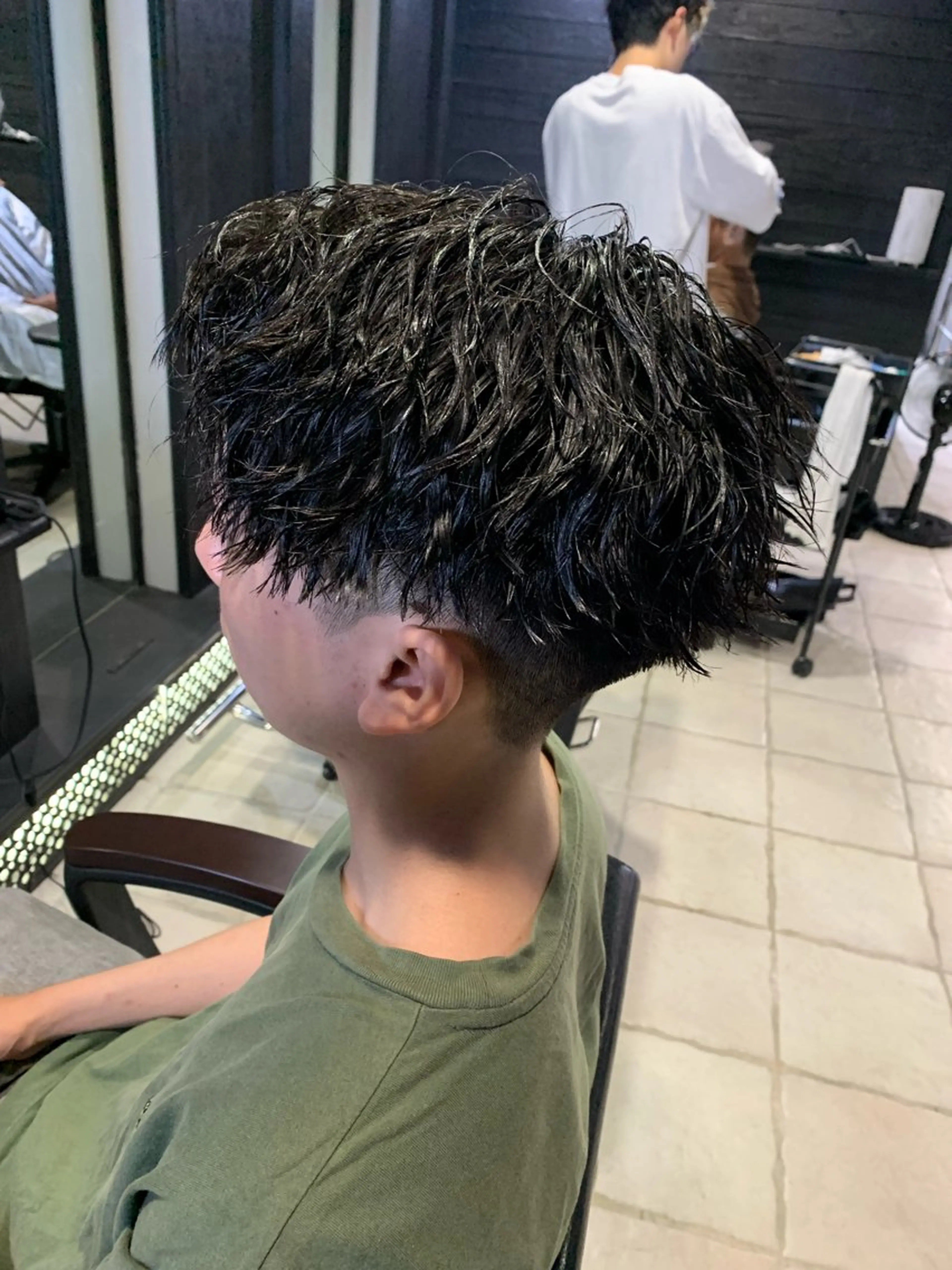 ミディアム メンズ ミディアムパーマ メンズパーマ カット パーマ ヘアセット メンズパーマ/難波/ 心斎橋　室園亮佑のヘアスタイル