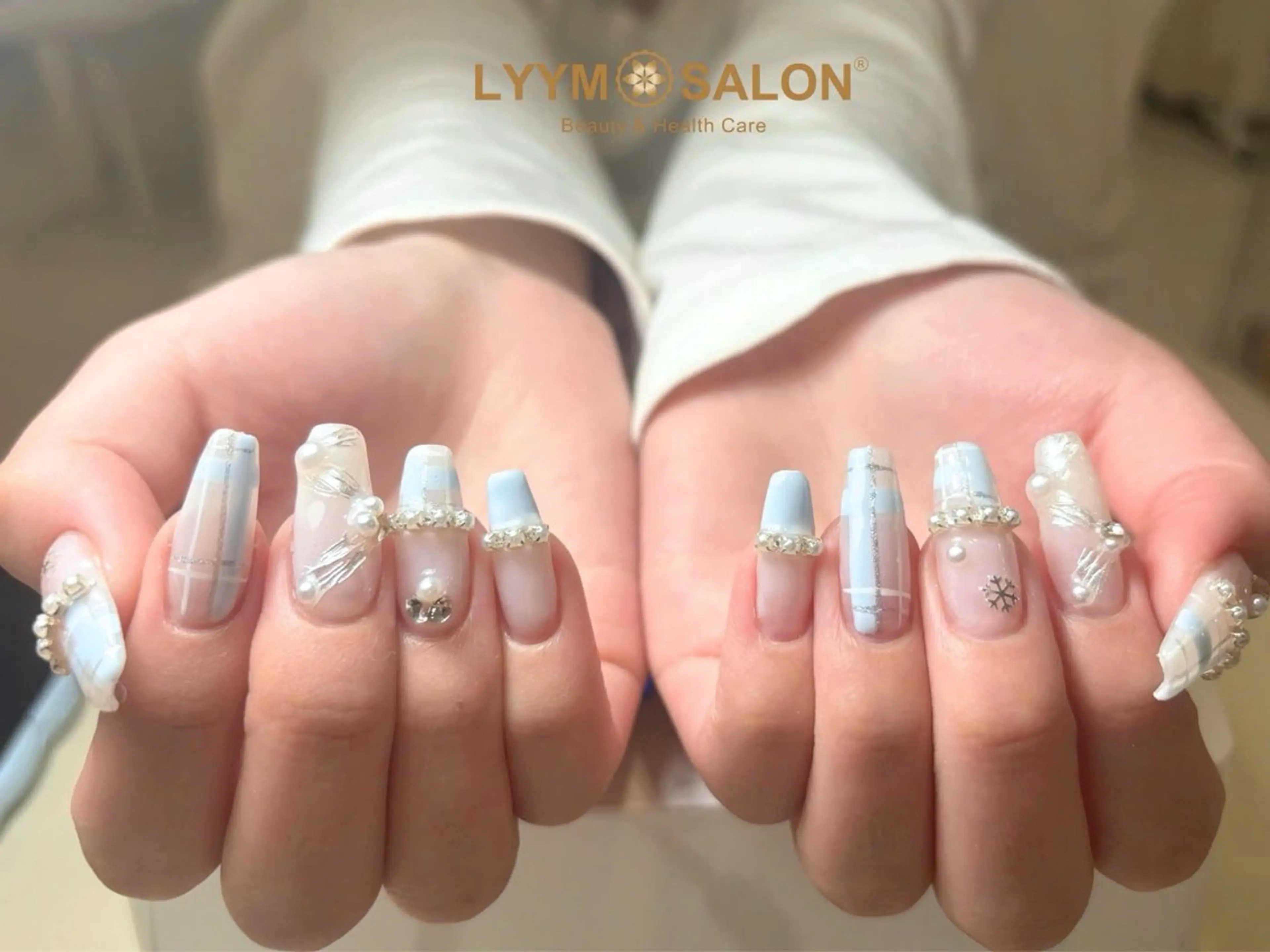 ネイル ブルー 韓国ネイル シンプルネイル ツイードネイル ホワイト ハンドネイル LYYM Salonのネイルデザイン