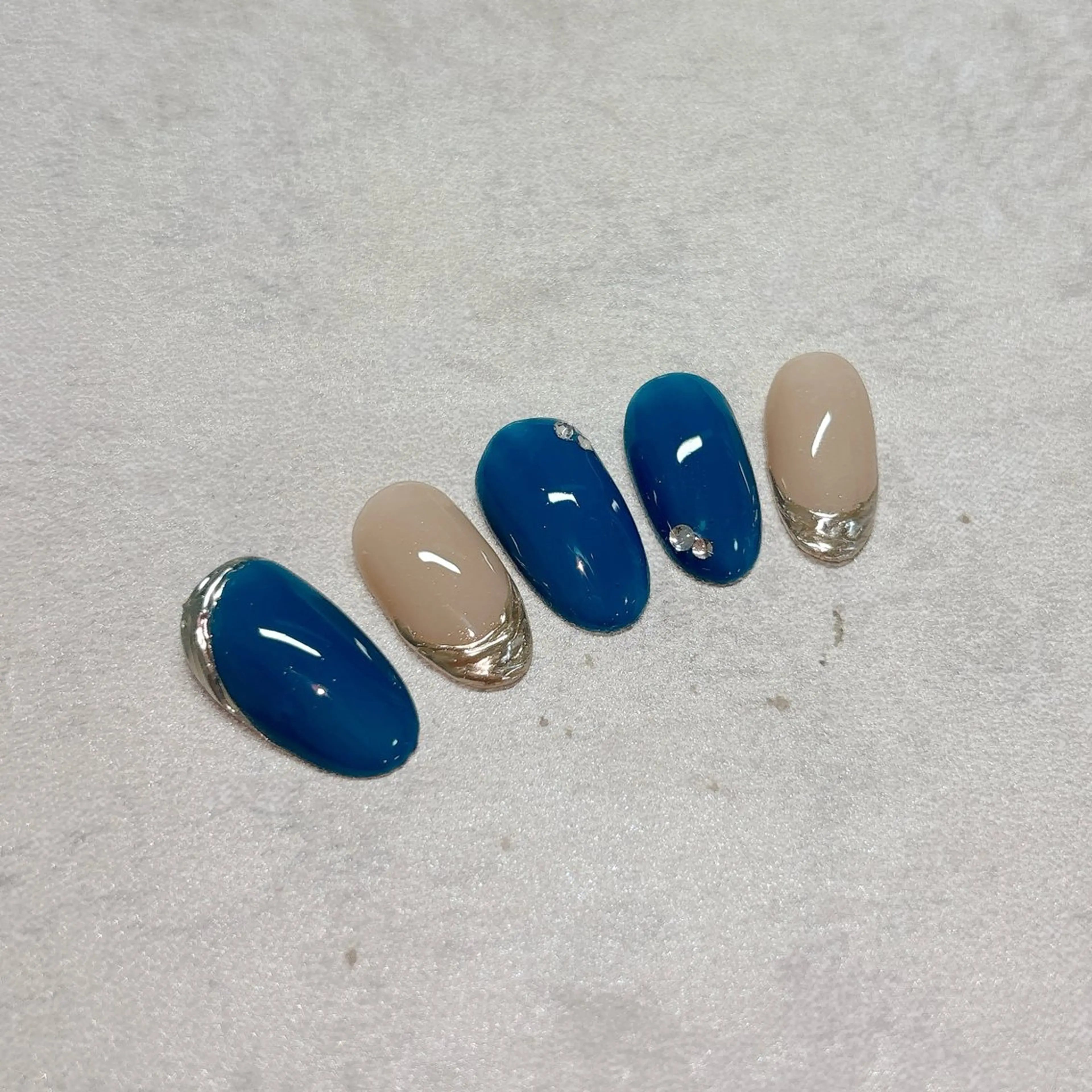 ネイル ハンドネイル アネラ もか.⋆𝜗𝜚のネイルデザイン