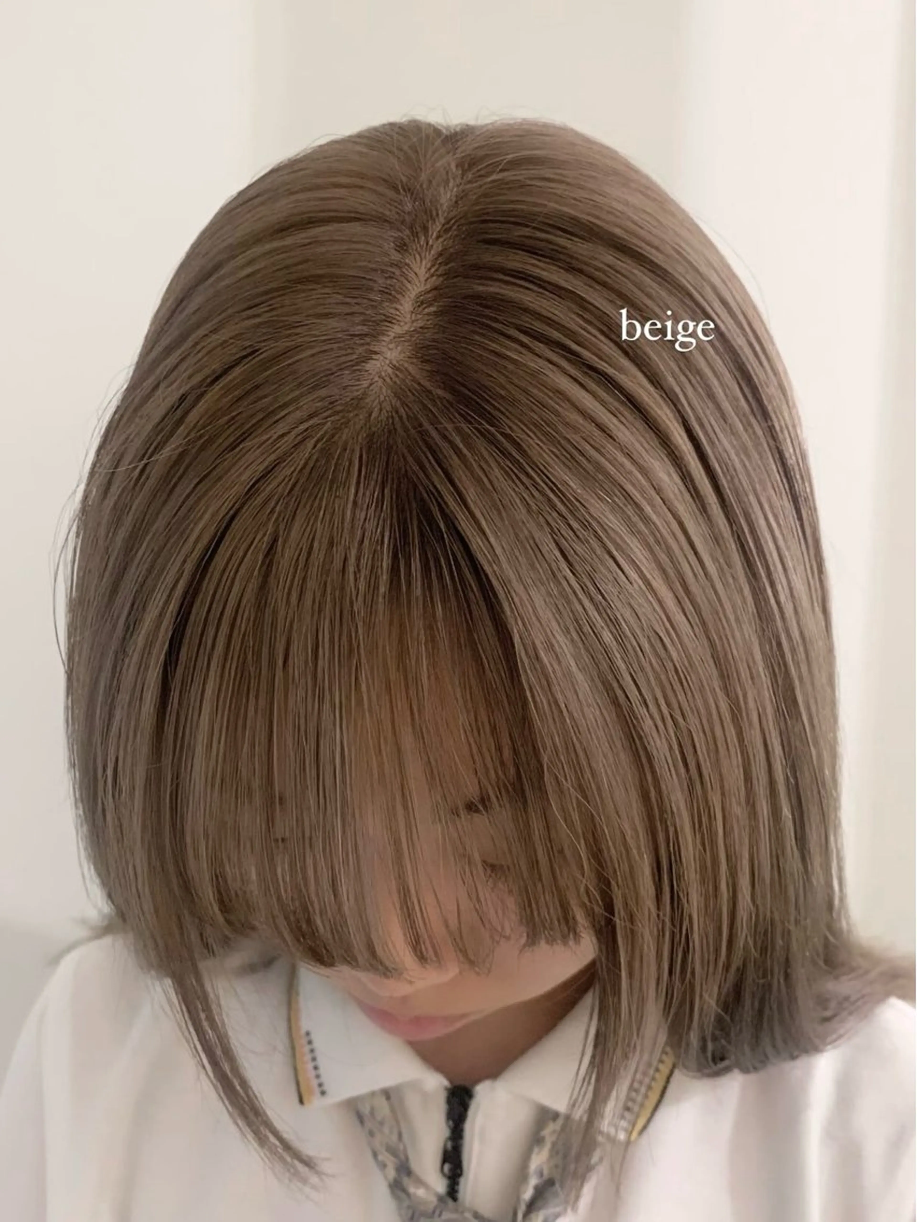 セミロング カラー ベージュカラー ブリーチ ホワイトベージュ ヘアカラー 落合希 Olivebeigeのヘアスタイル