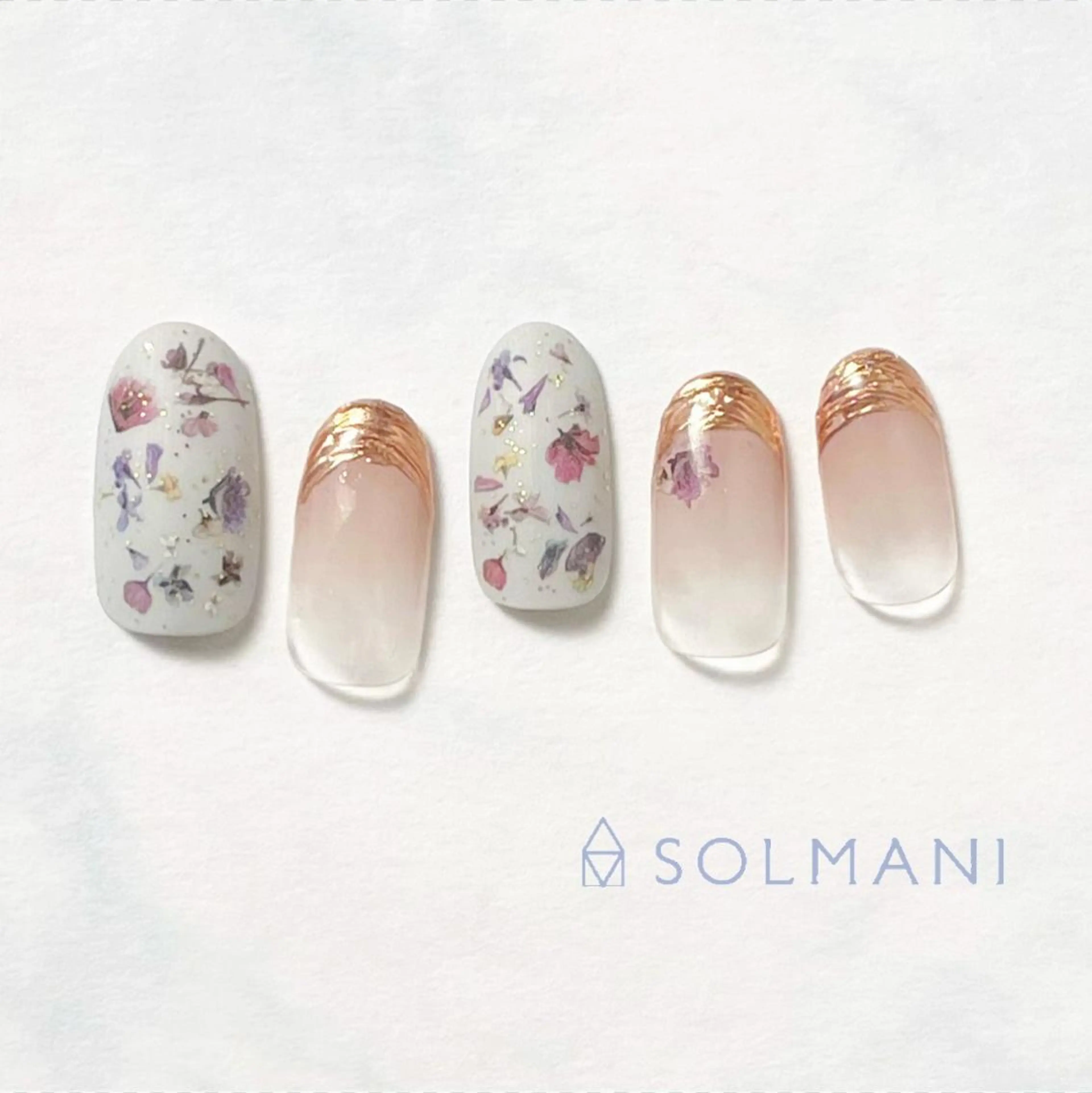 ネイル フラワーネイル SOLMANI 予約担当のネイルデザイン