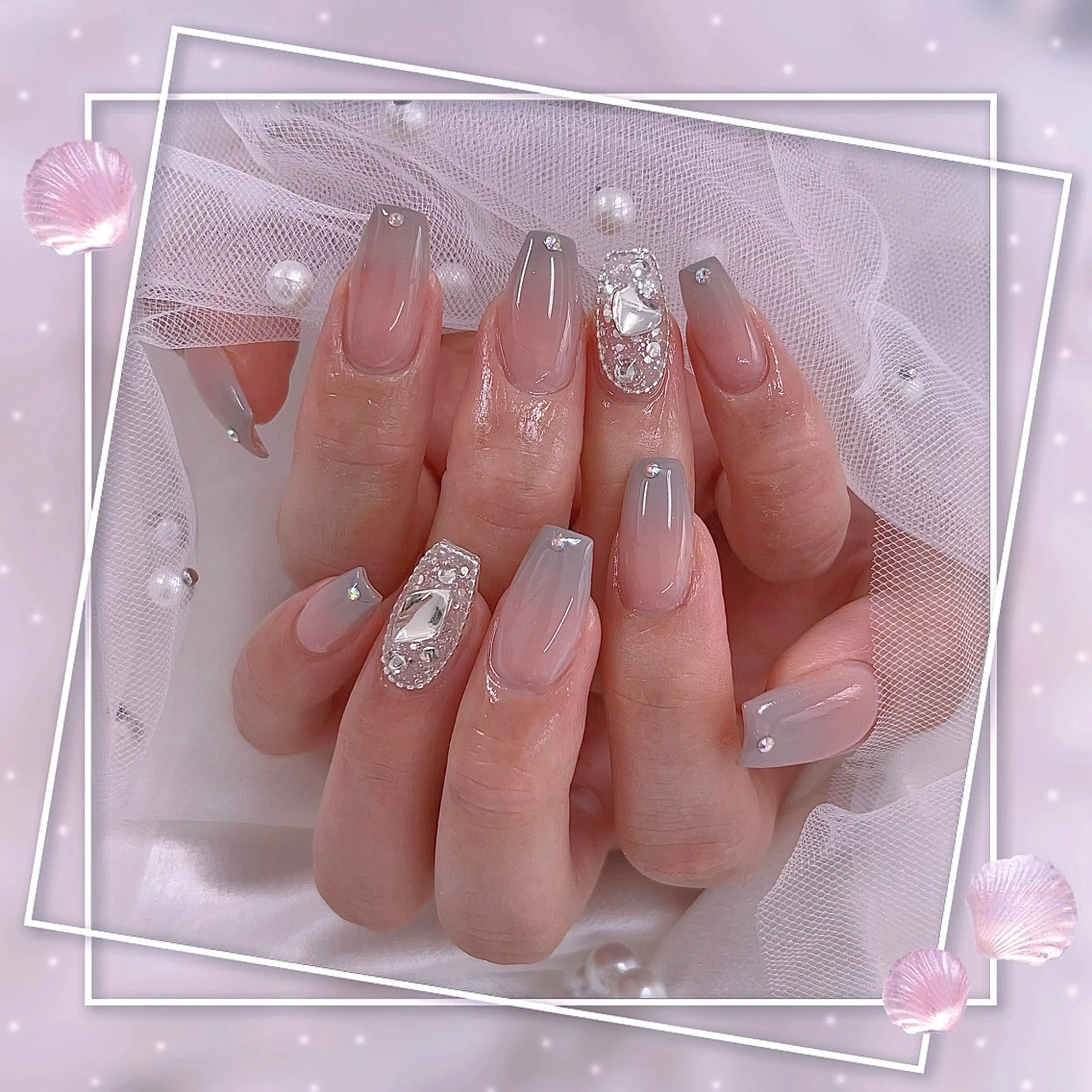 ネイル フレンチネイル グラデーション キラキラネイル 韓国ネイル マグネットネイル ハンドネイル Chill Nailsalonのネイルデザイン