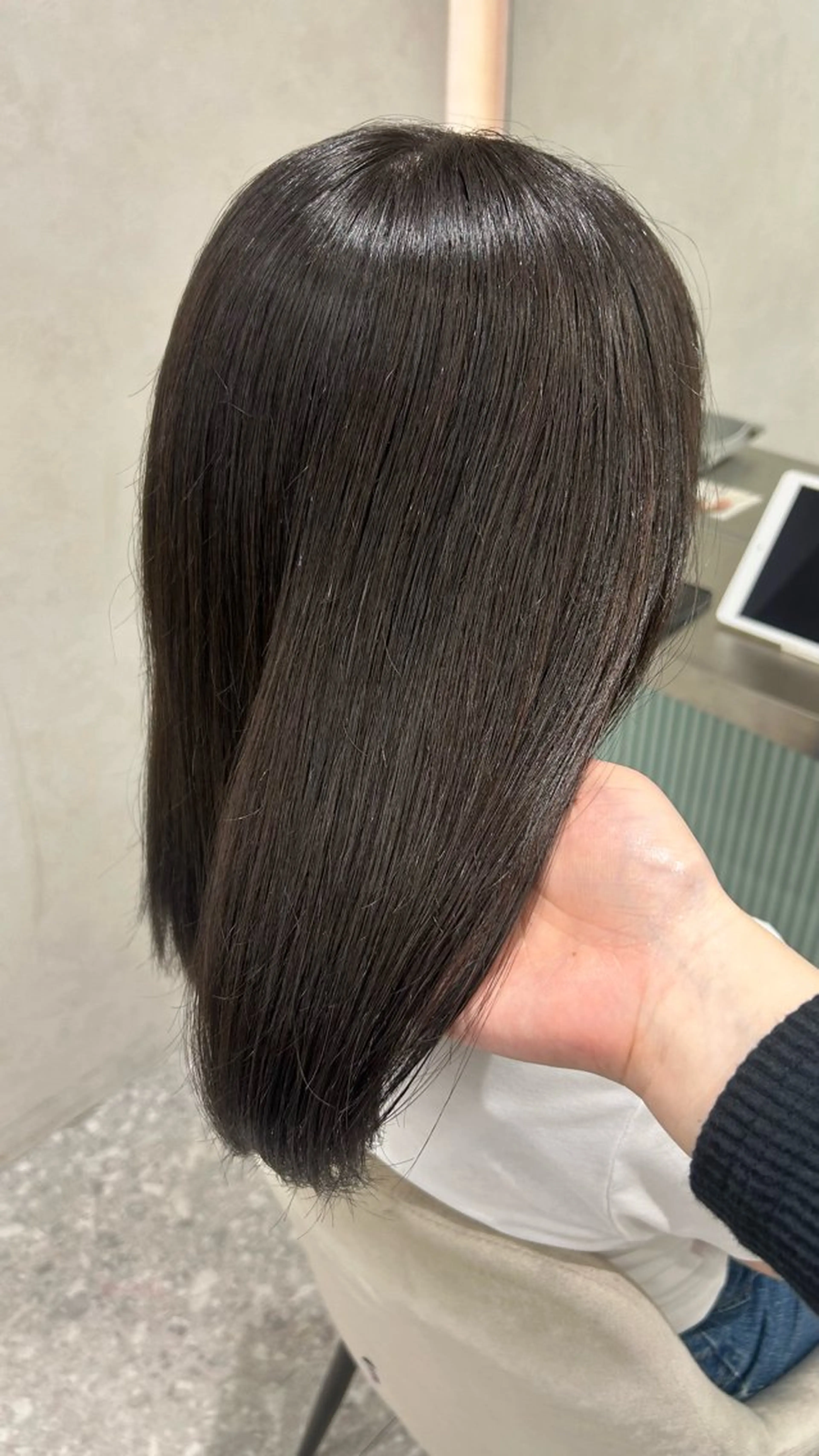 カラー 透明感カラー グレージュ ヘアカラー トリートメント Lond mare所属・あ い か 🎀 レイヤーカットのヘアスタイル