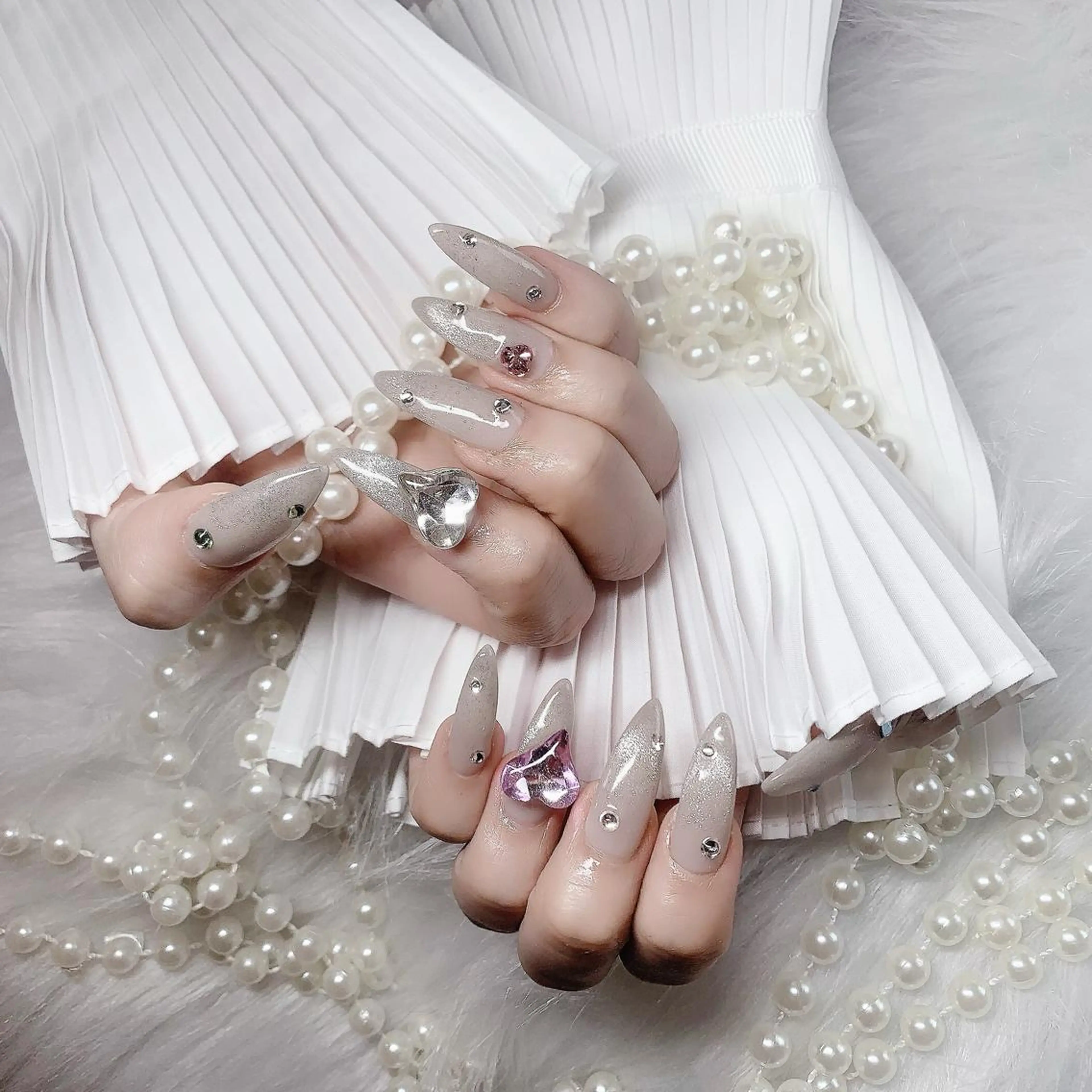 ネイル オーロラネイル 韓国ネイル ワンカラーネイル スカルプネイル シンプルネイル Yudia🦋 azuのネイルデザイン