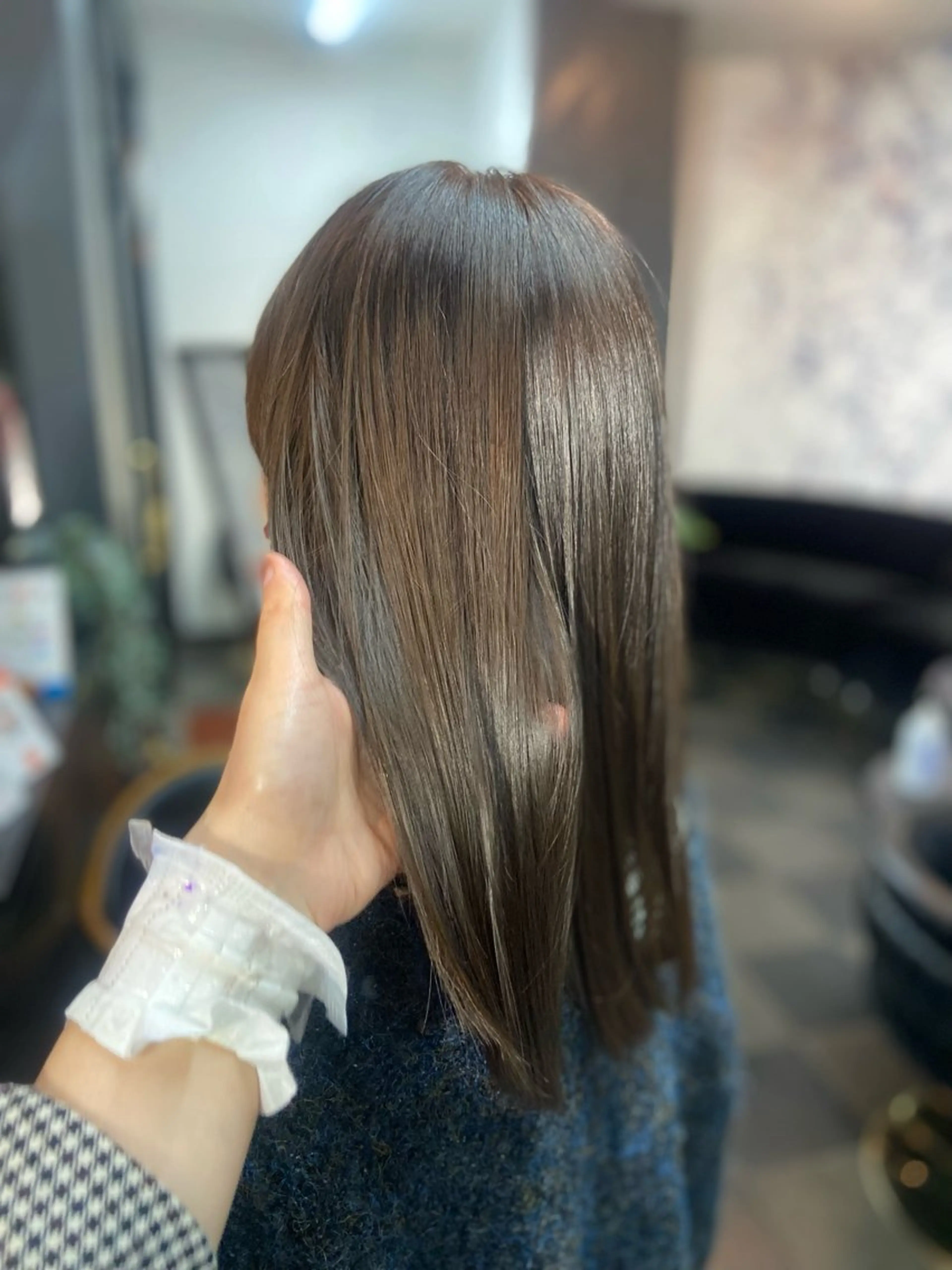 セミロング 瀧下 唯のヘアスタイル