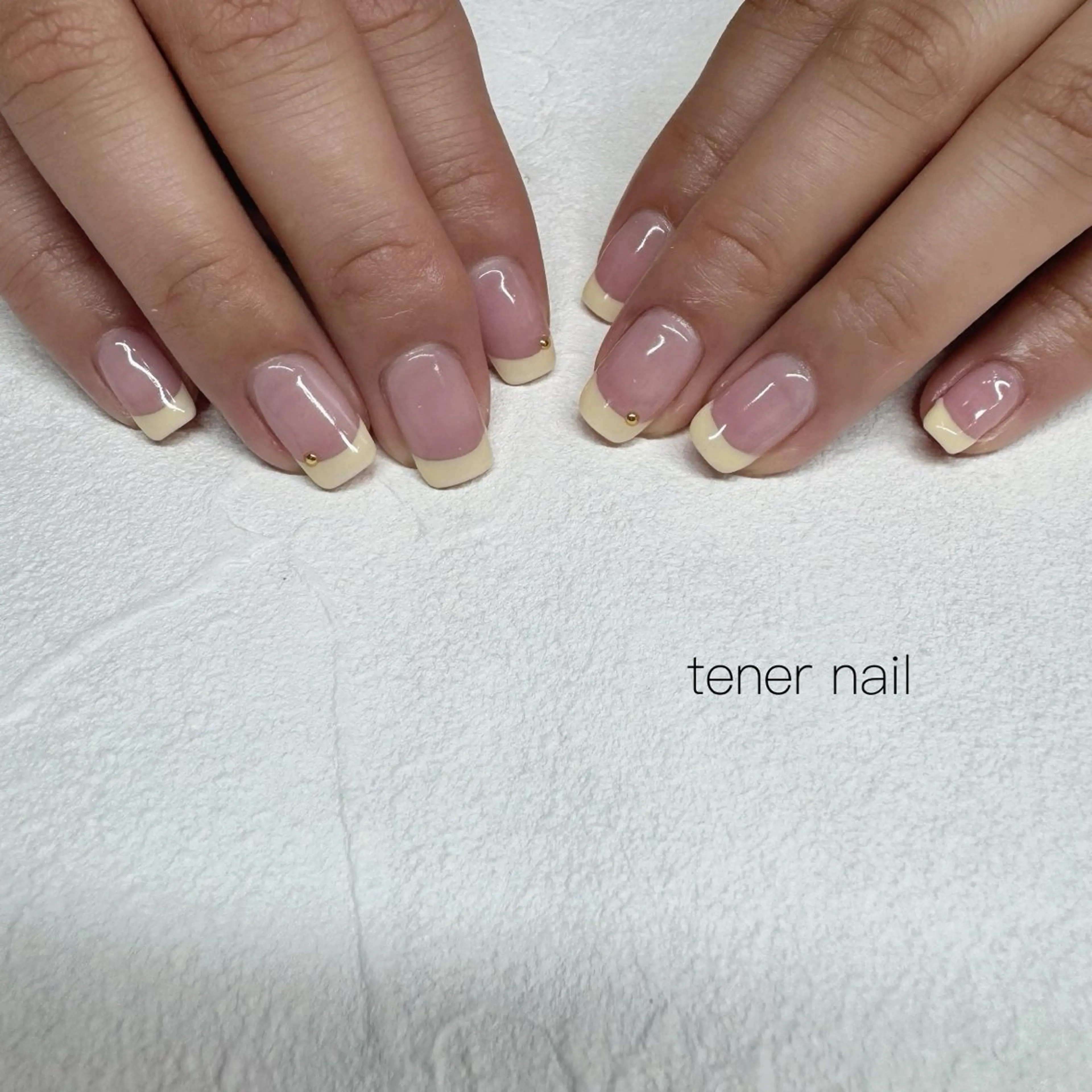 ネイル フレンチネイル 黄色 ハンドネイル tener  nail  テネルネイル所属・テネルネイル tener nailのネイルデザイン