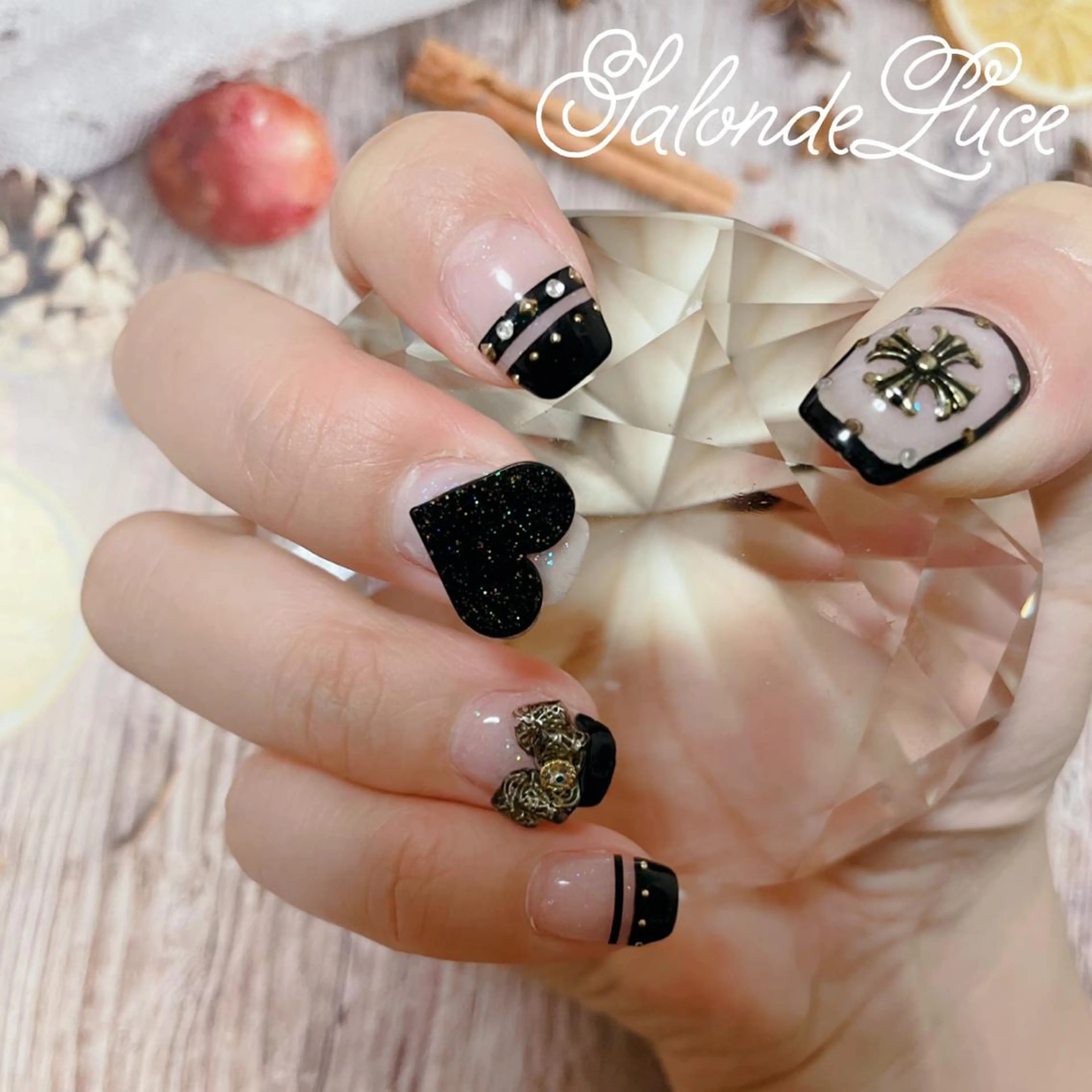 ネイル フレンチネイル ハート レース リボン ハンドネイル Salon de Luceのネイルデザイン