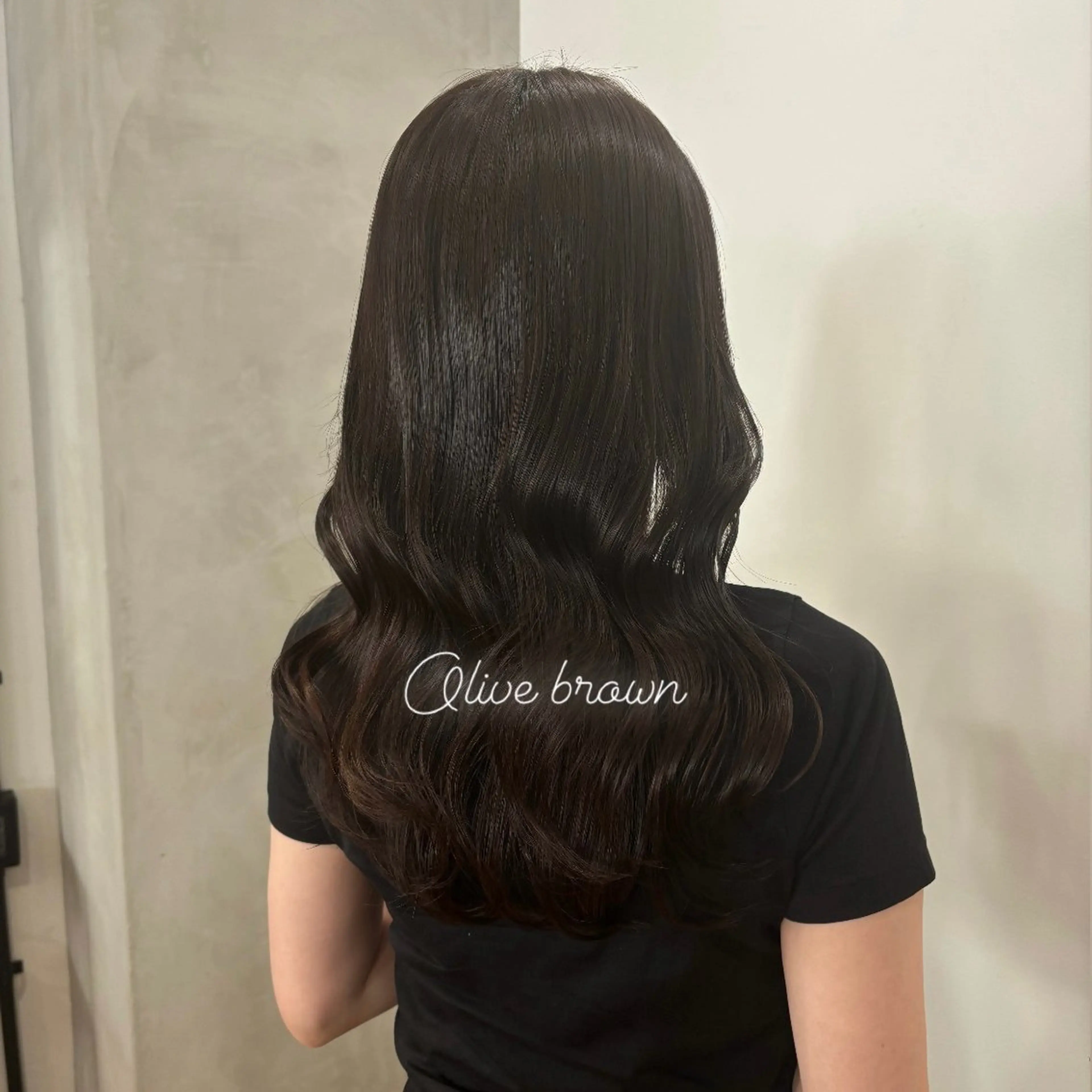 ロング カラー ブラウンカラー オリーブブラウン 𝑴𝒊𝒌𝒖💝 透明感モテカラーのヘアスタイル