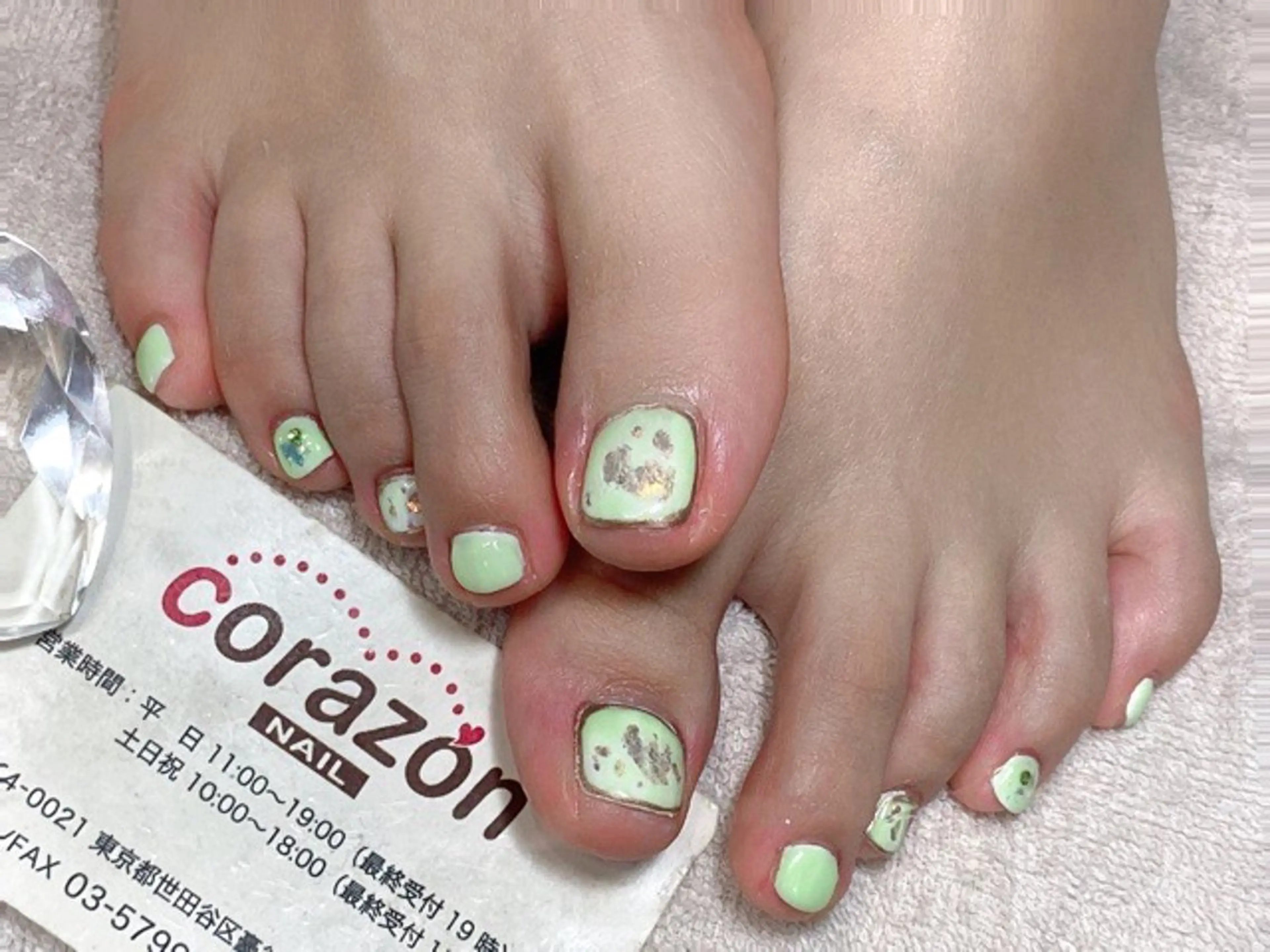 ネイル アートネイル フットネイル グリーン ホワイト フットネイル corazon所属・ネイリスト aicoのネイルデザイン