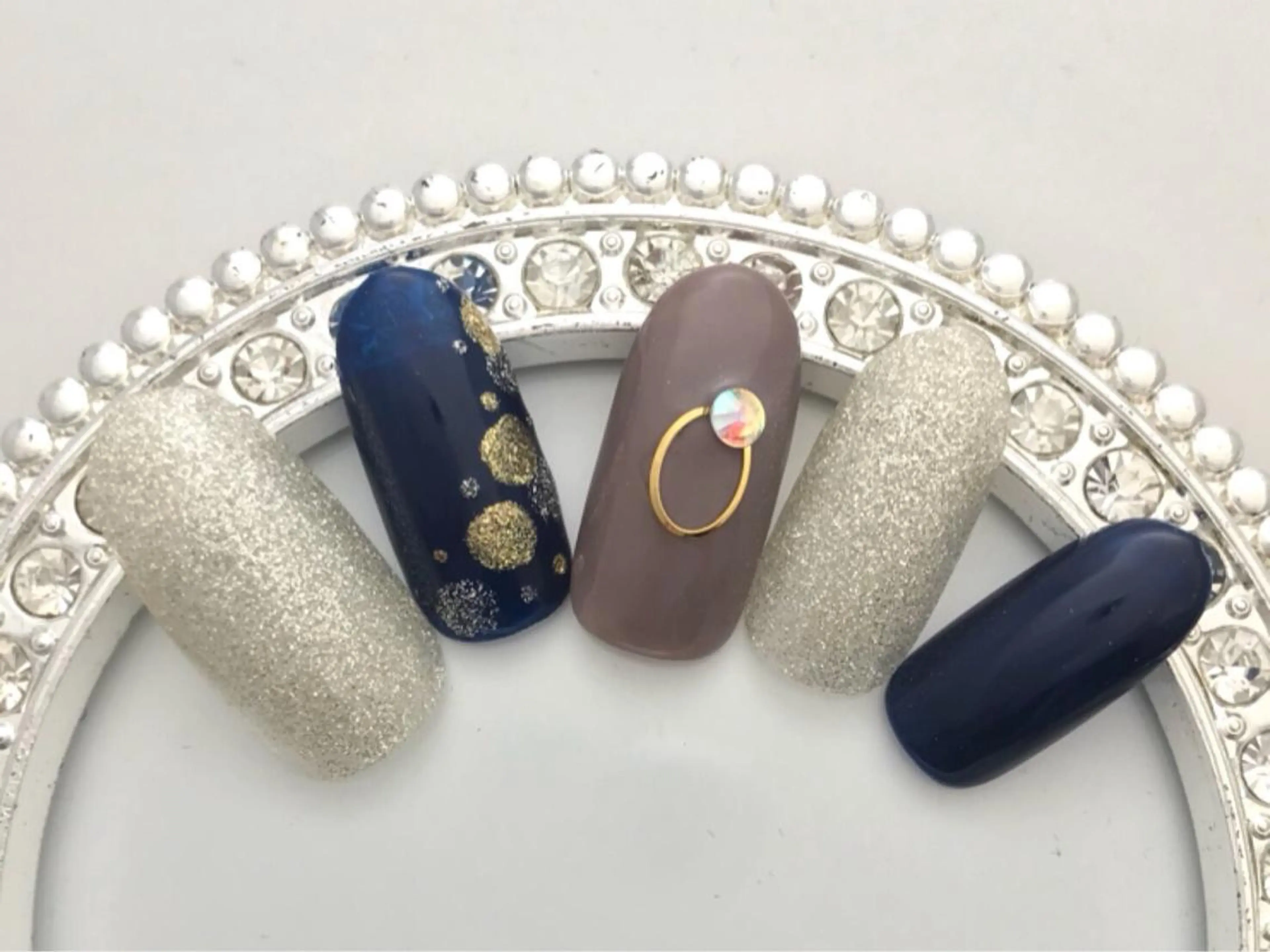 ネイル ストーンネイル Verest 西荻窪のネイルデザイン