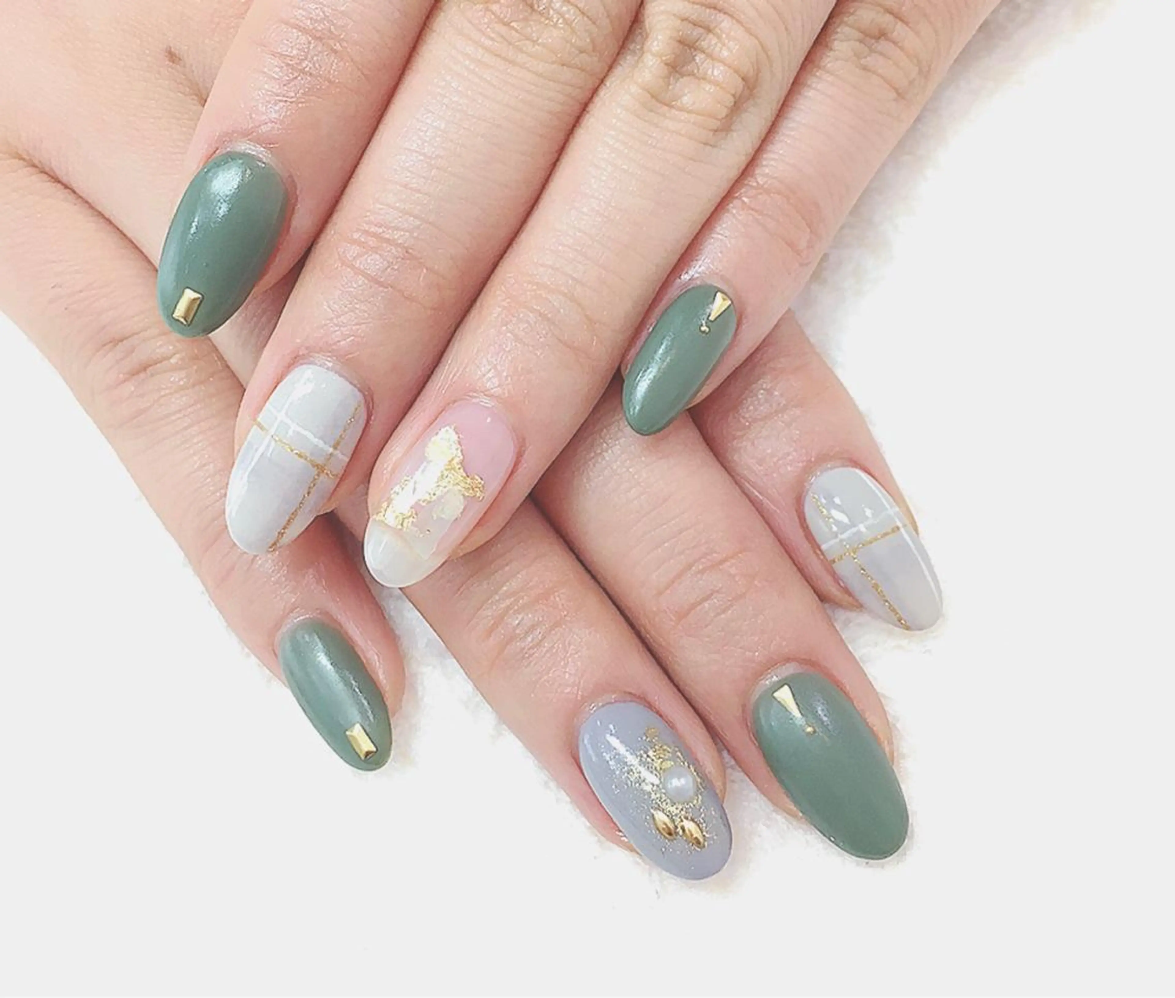 カラー パーマ ヘアアレンジ メンズ キッズ ネイル マツエク・マツパ feey ⁑erinaのネイルデザイン