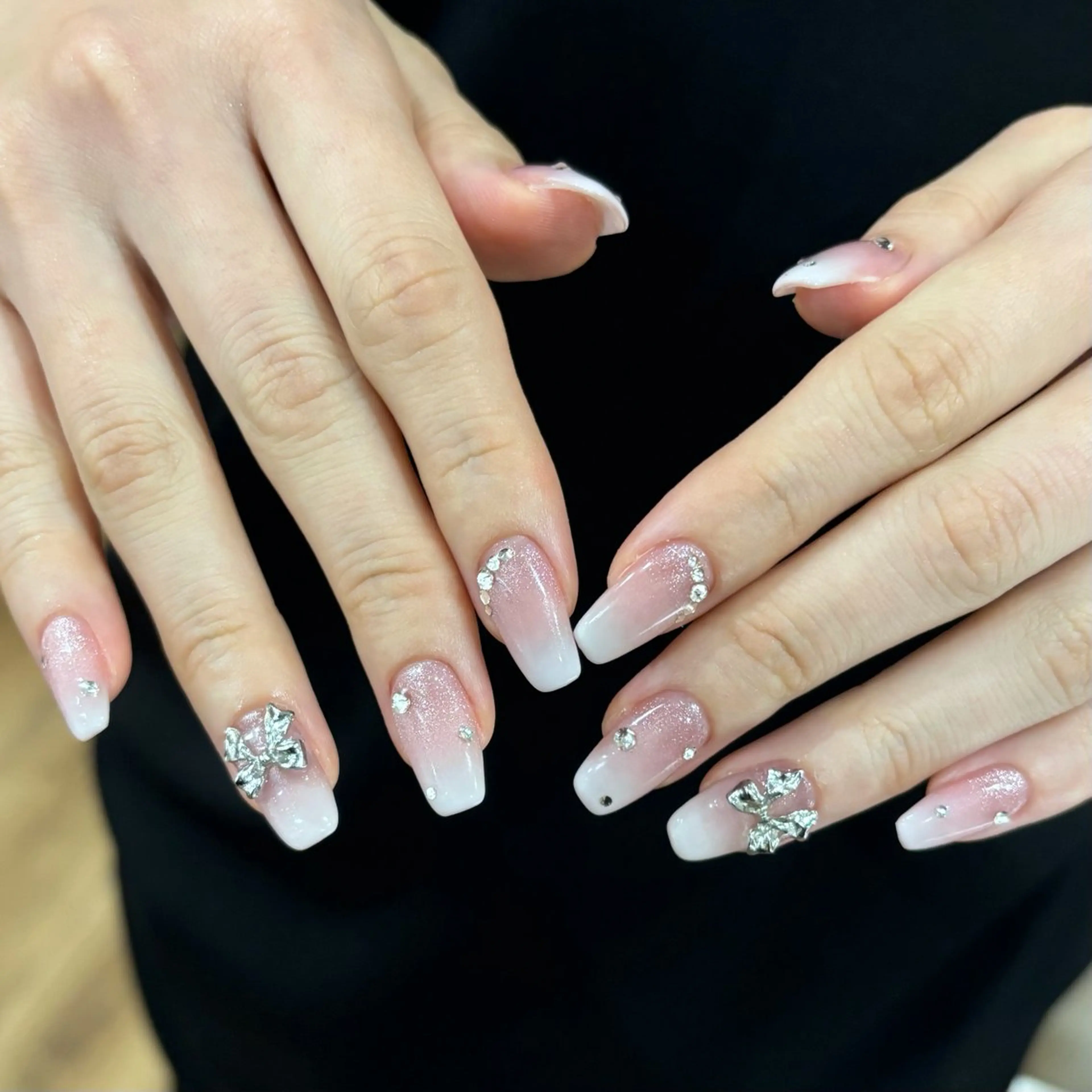 ネイル グラデーション リボン ワンホンネイル HOHOKO NAIL所属・H HOHOKOのネイルデザイン