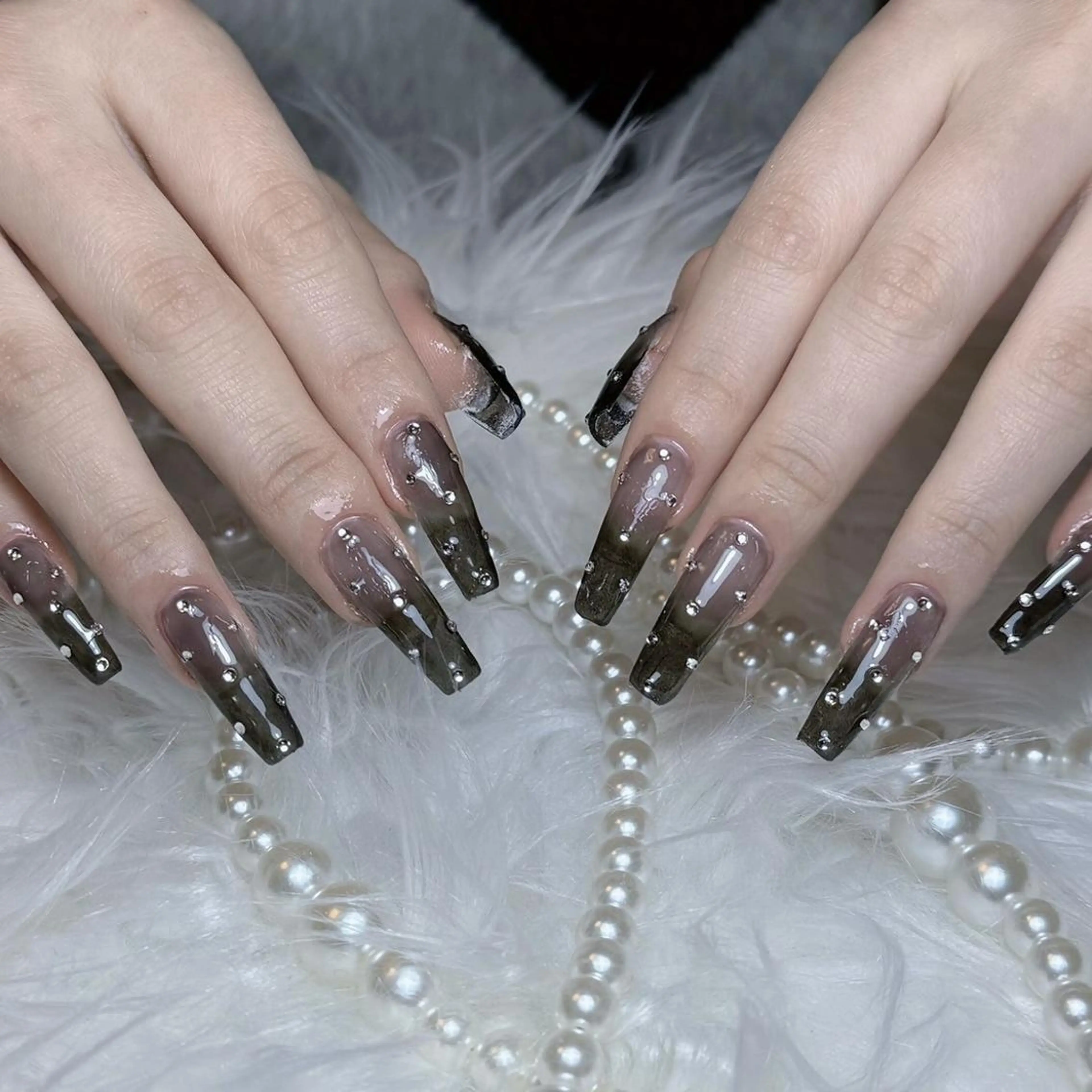 ネイル RAFFINE 月🦋🩵のネイルデザイン