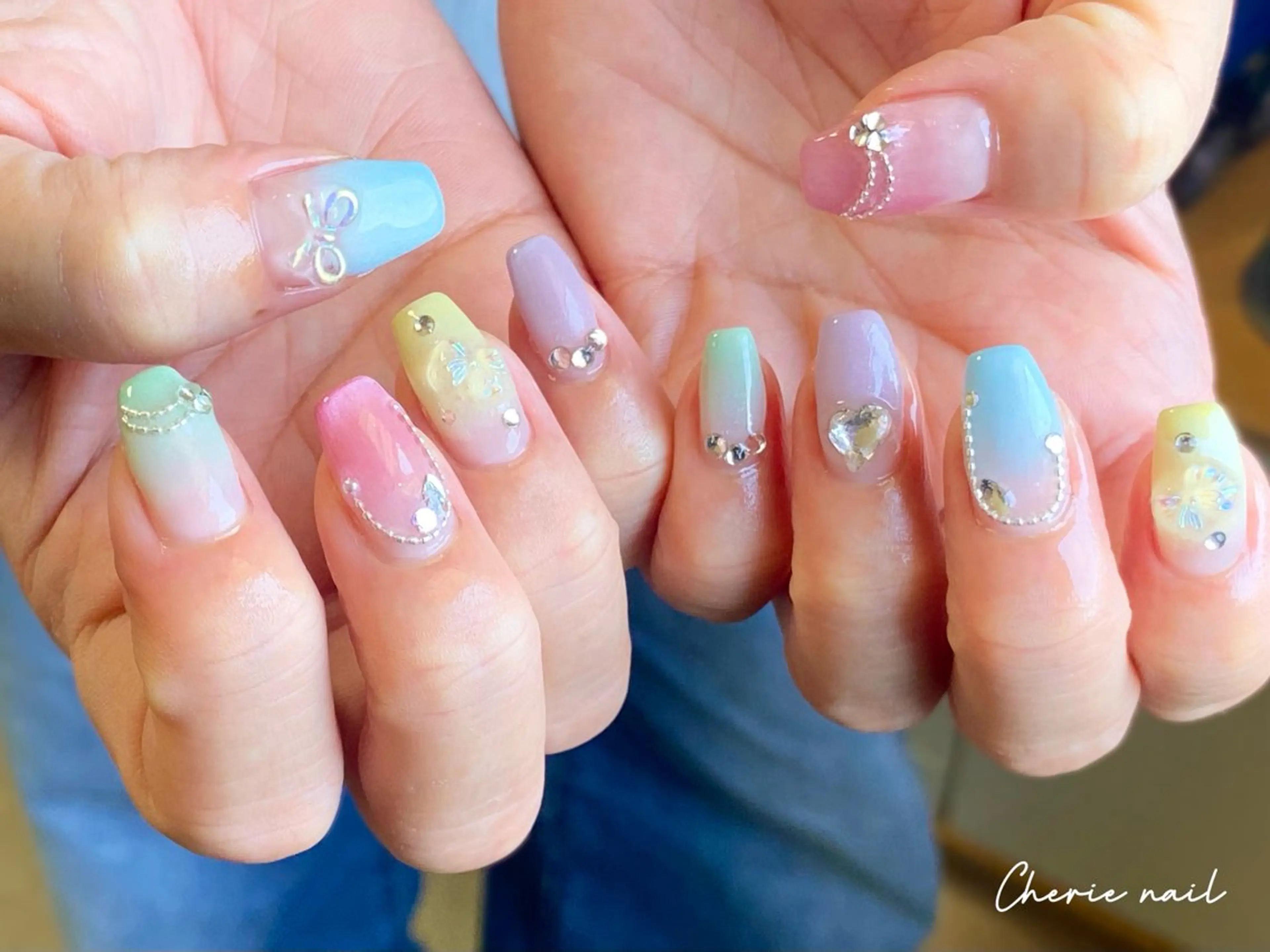 ネイル ジェルネイル グラデーション パステルネイル 夏ネイル ハンドネイル Cherienail yunaのネイルデザイン