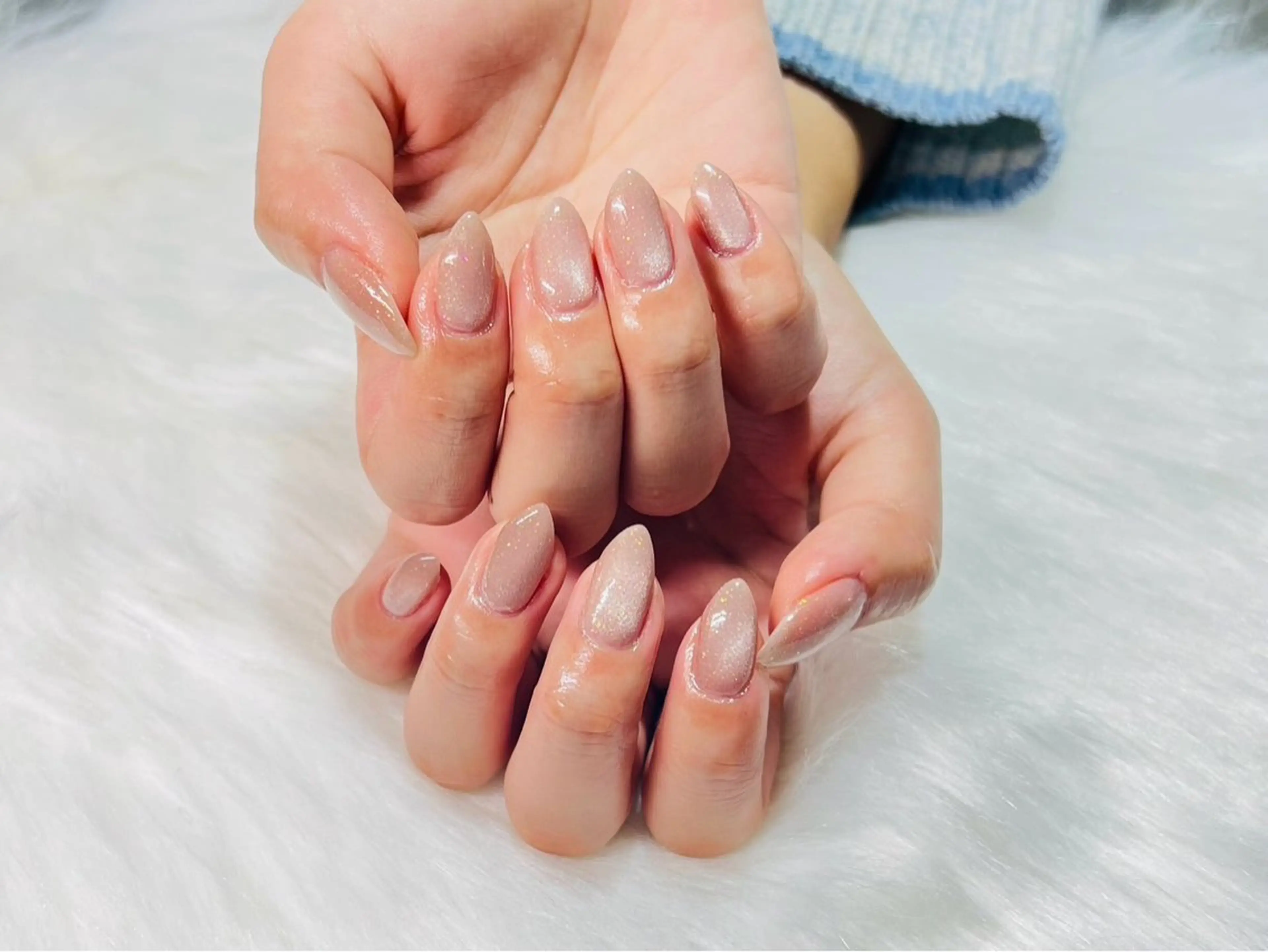 ミディアム 、 、の眉毛・アイブロウイメージ