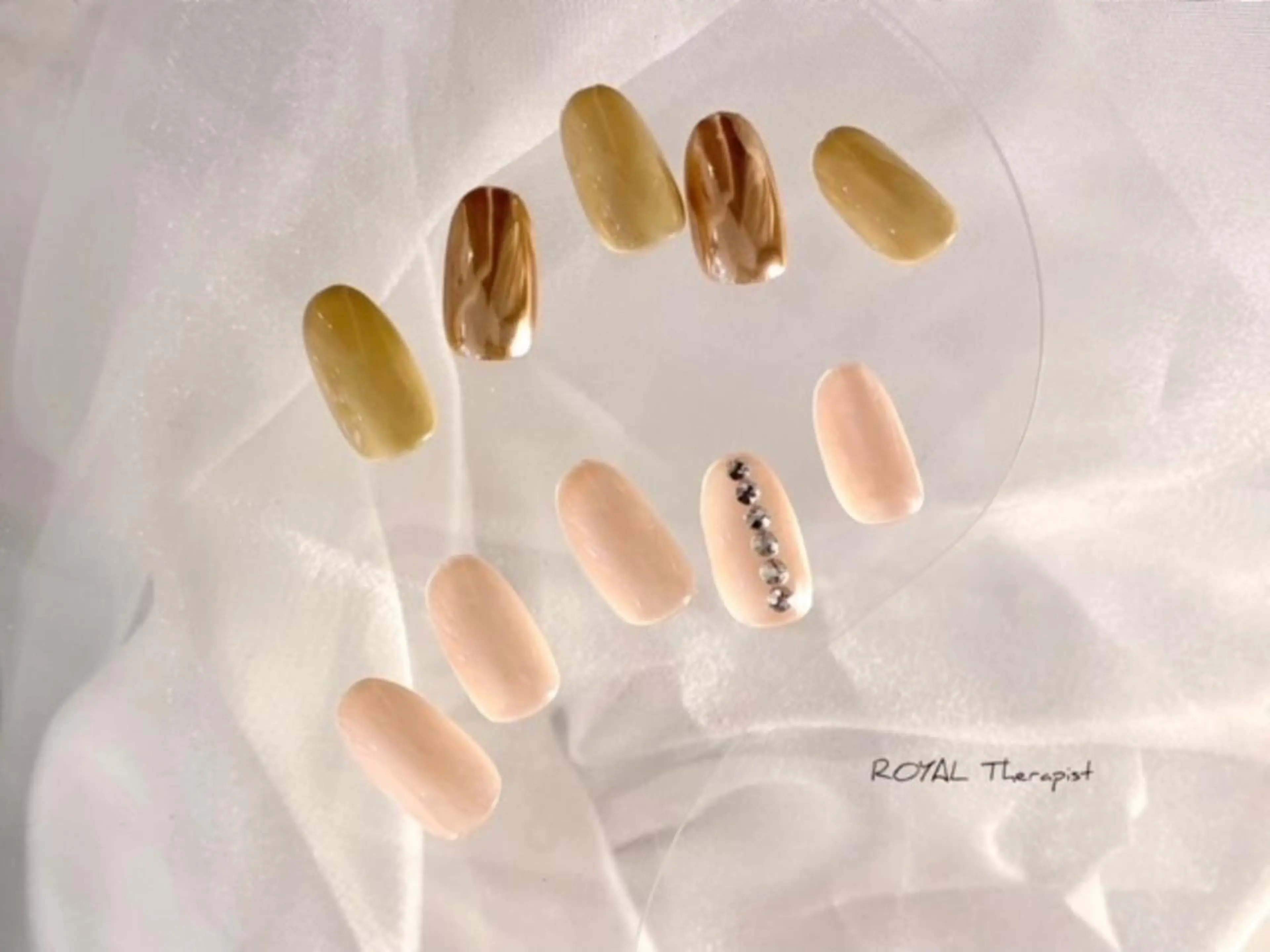 ネイル ラメ(グリッター) ワンカラーネイル 【尾下】 ロイヤル•セラピストのネイルデザイン