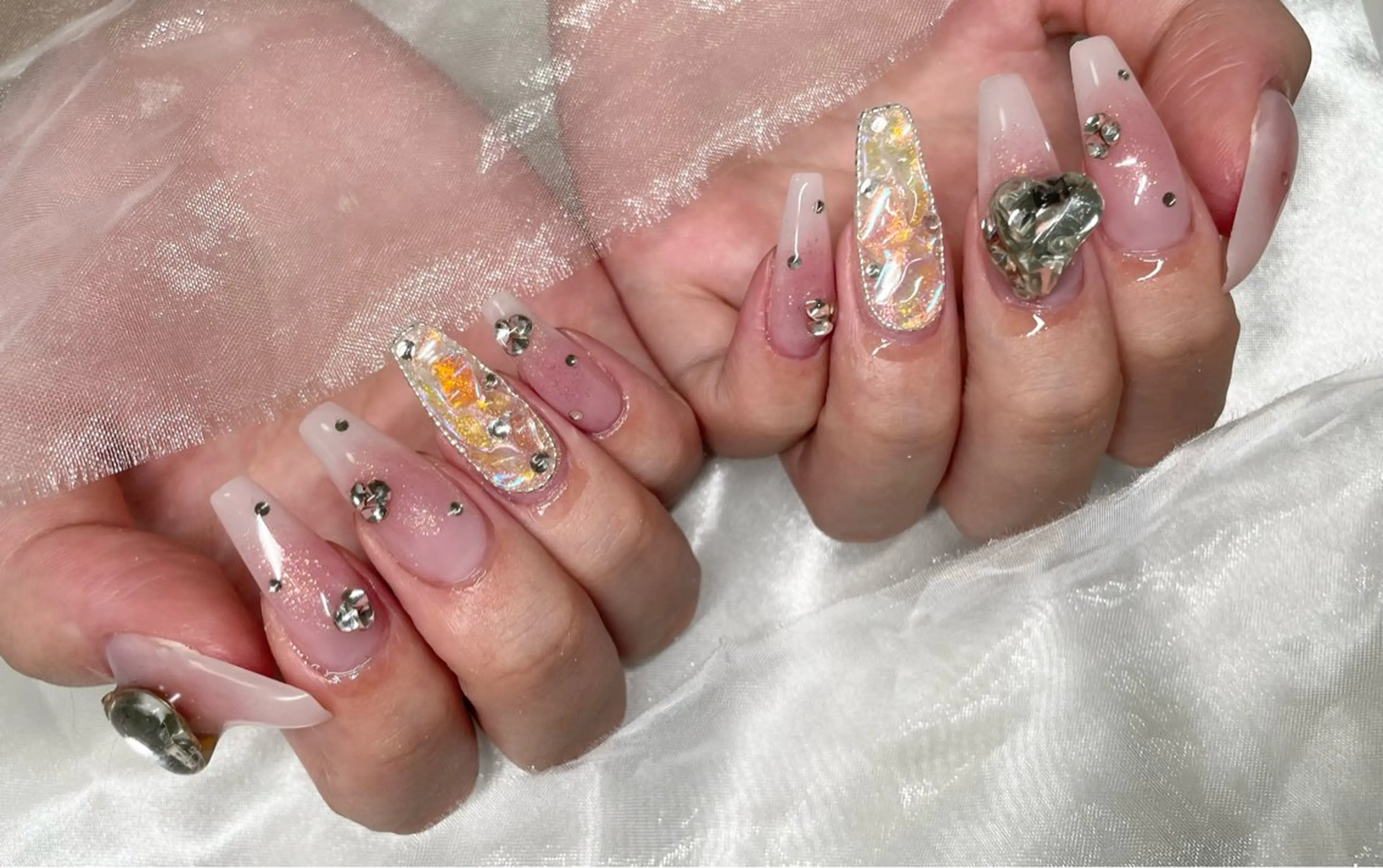 ネイル ハンドネイル Roi〈ロワ〉 Minakoのネイルデザイン