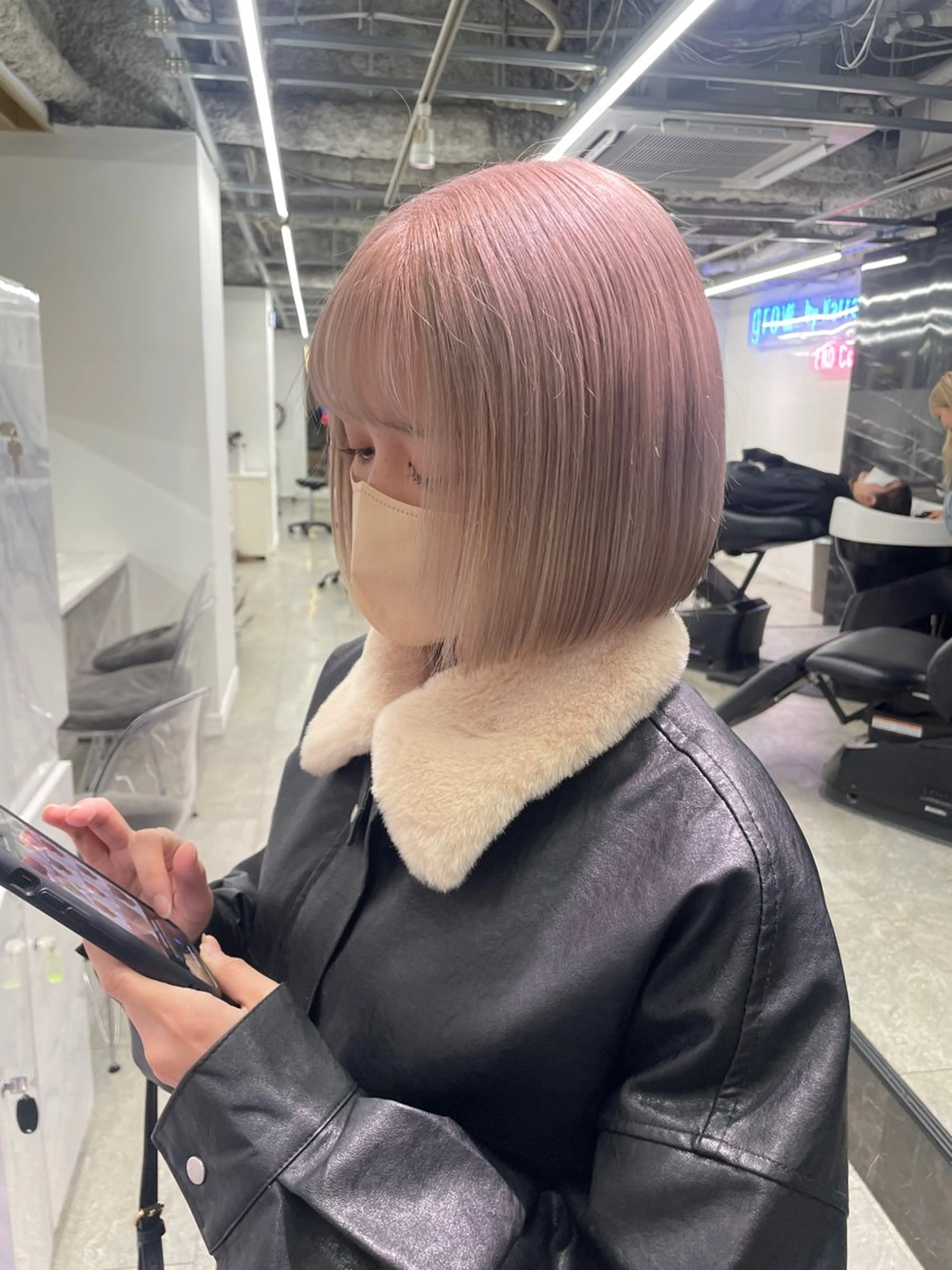 ミディアム カラー カット ヘアカラー トリートメント 🪸ハイトーンカラー エクステmisakiのヘアスタイル