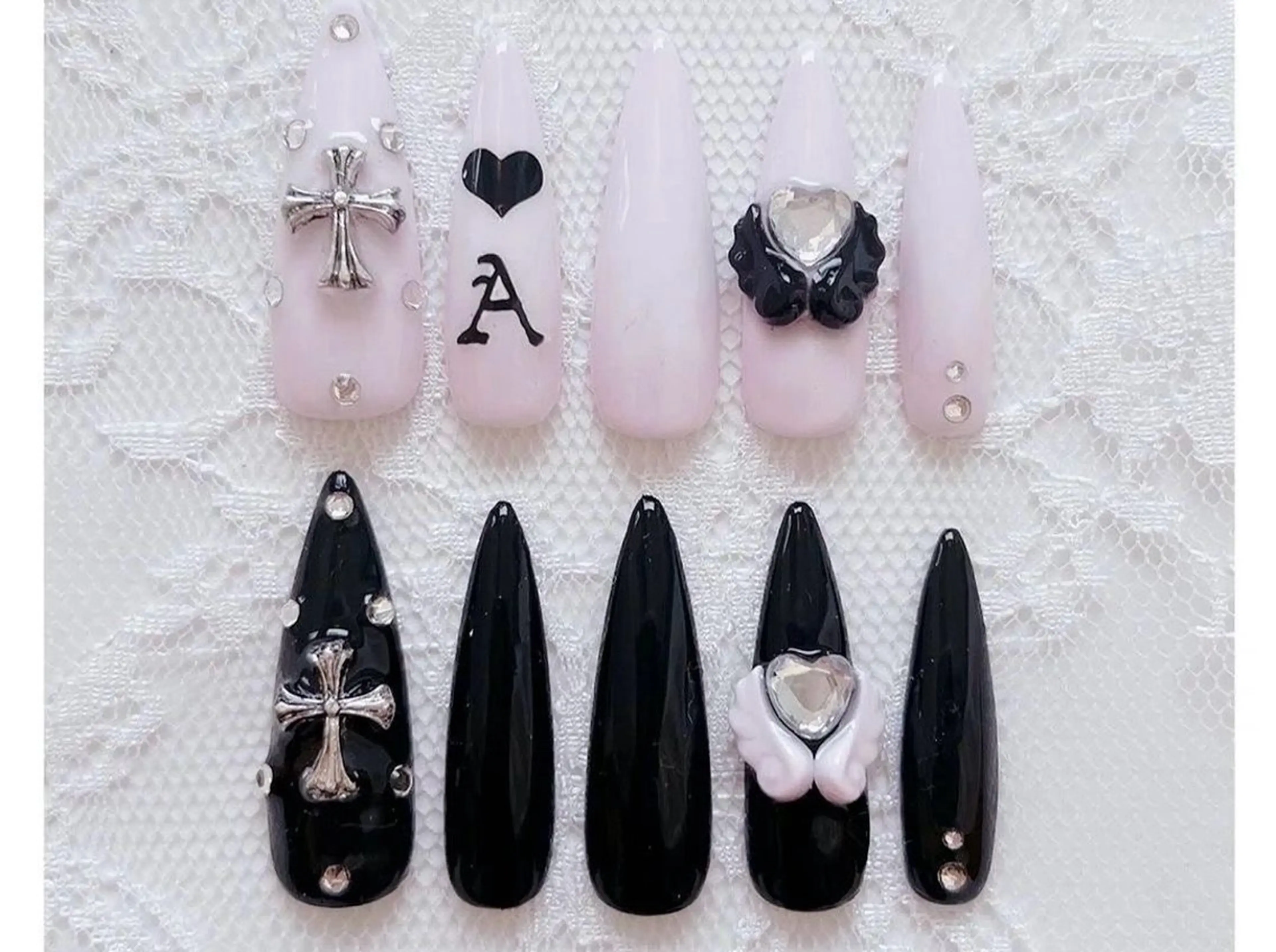 ネイル マグネットネイル ピンク ネイルチップ 冬ネイル クリスマス Lee Nailsのネイルデザイン