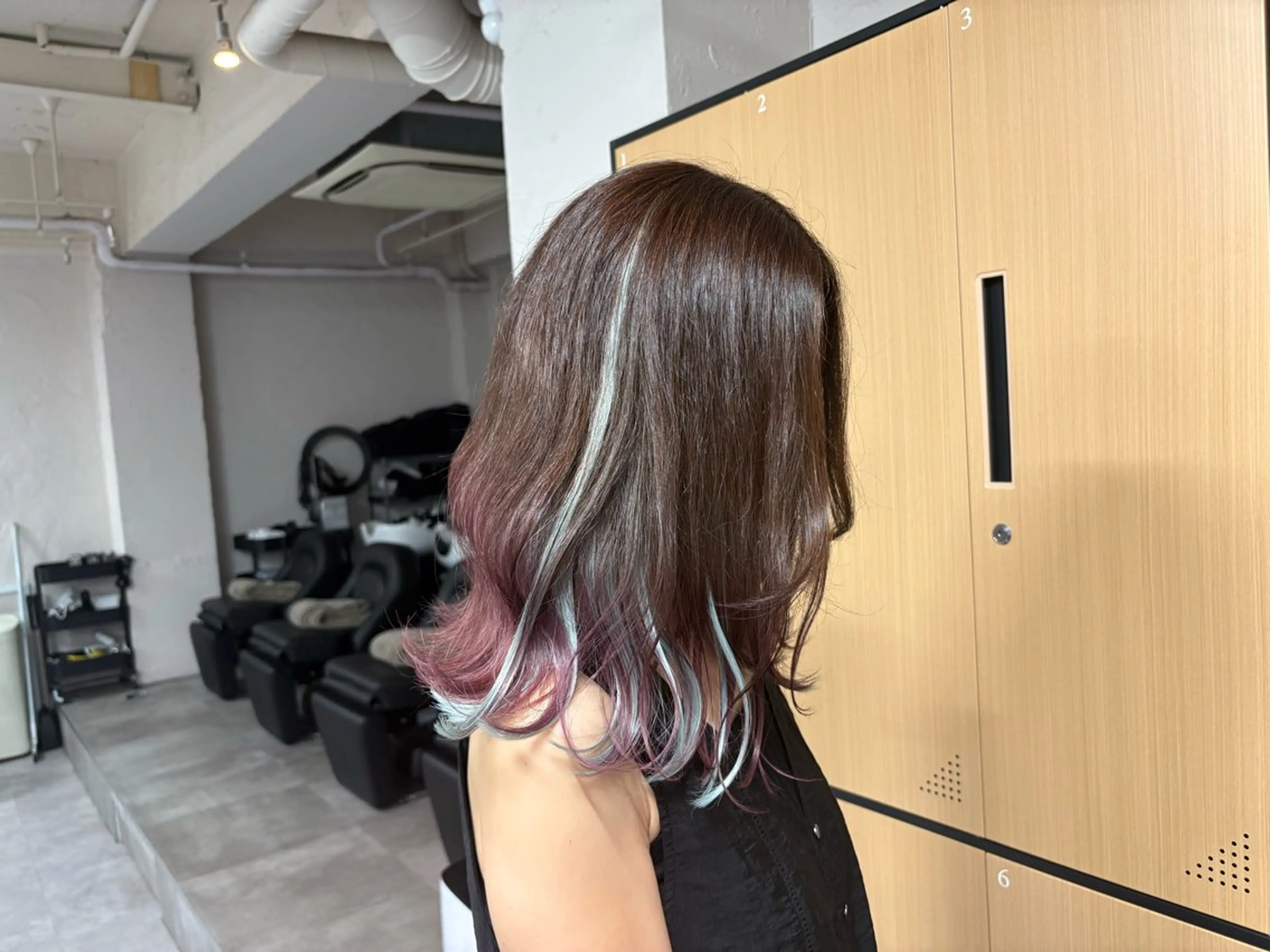 ミディアム カット ヘアカラー tokute 中野真咲🐺のヘアスタイル