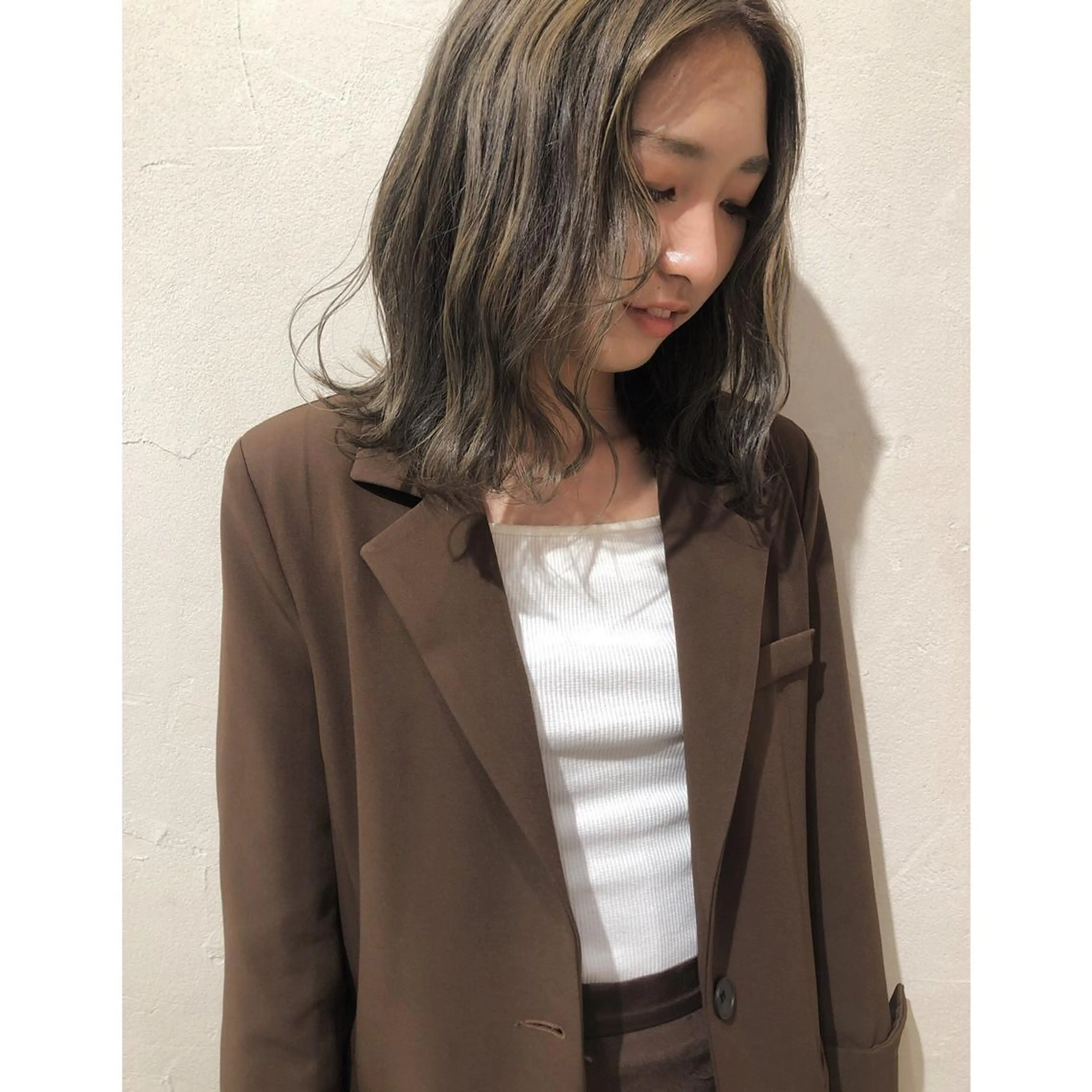 ミディアム レイヤーカット/ 透明感カラーmikuのヘアスタイル