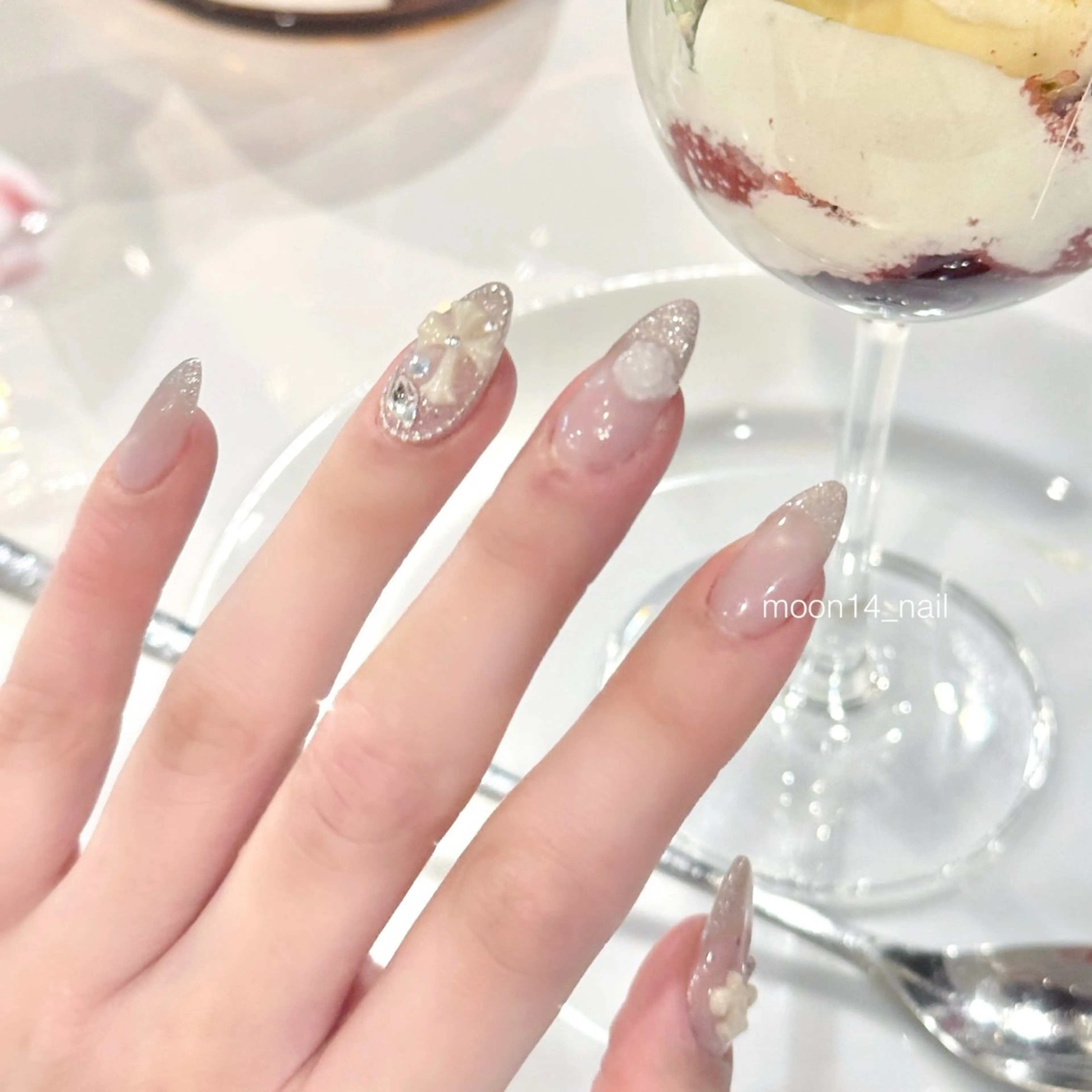 ネイル フレンチネイル ジェルネイル マグネットネイル パラジェル 春ネイル ハンドネイル natsuki 💫のネイルデザイン
