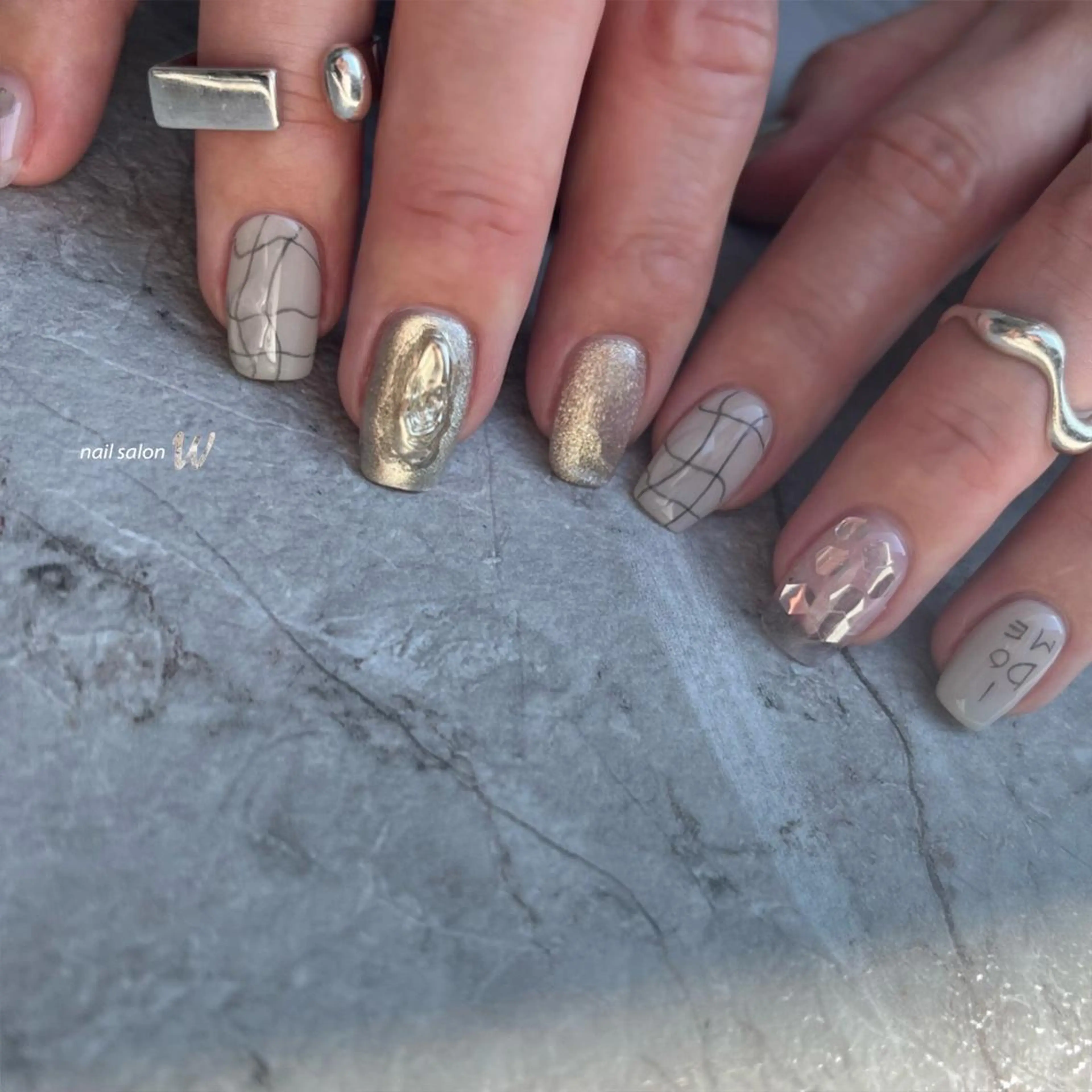 ネイル REINA W【今福鶴見店】のネイルデザイン