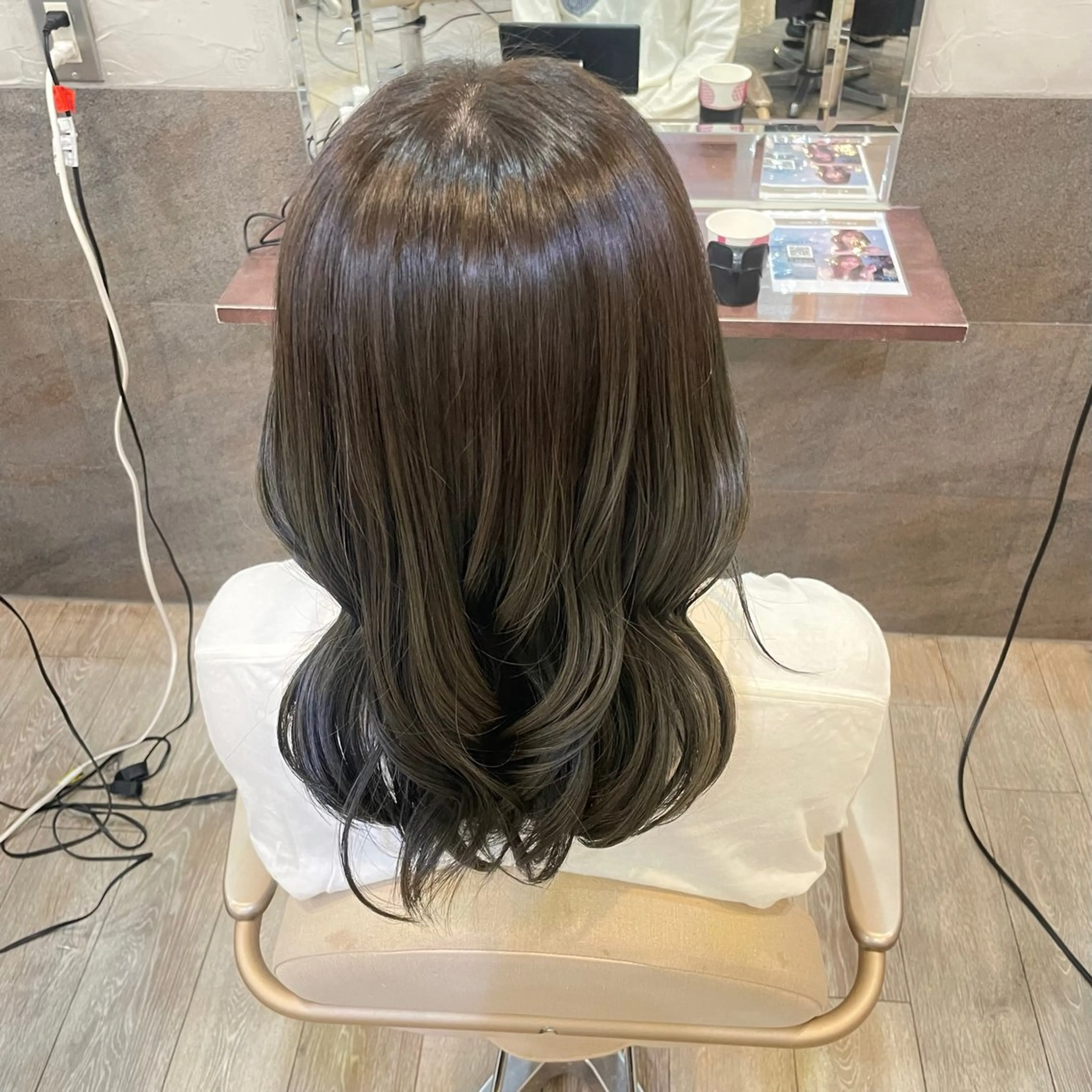 ミディアム 岩水 穂華のヘアスタイル