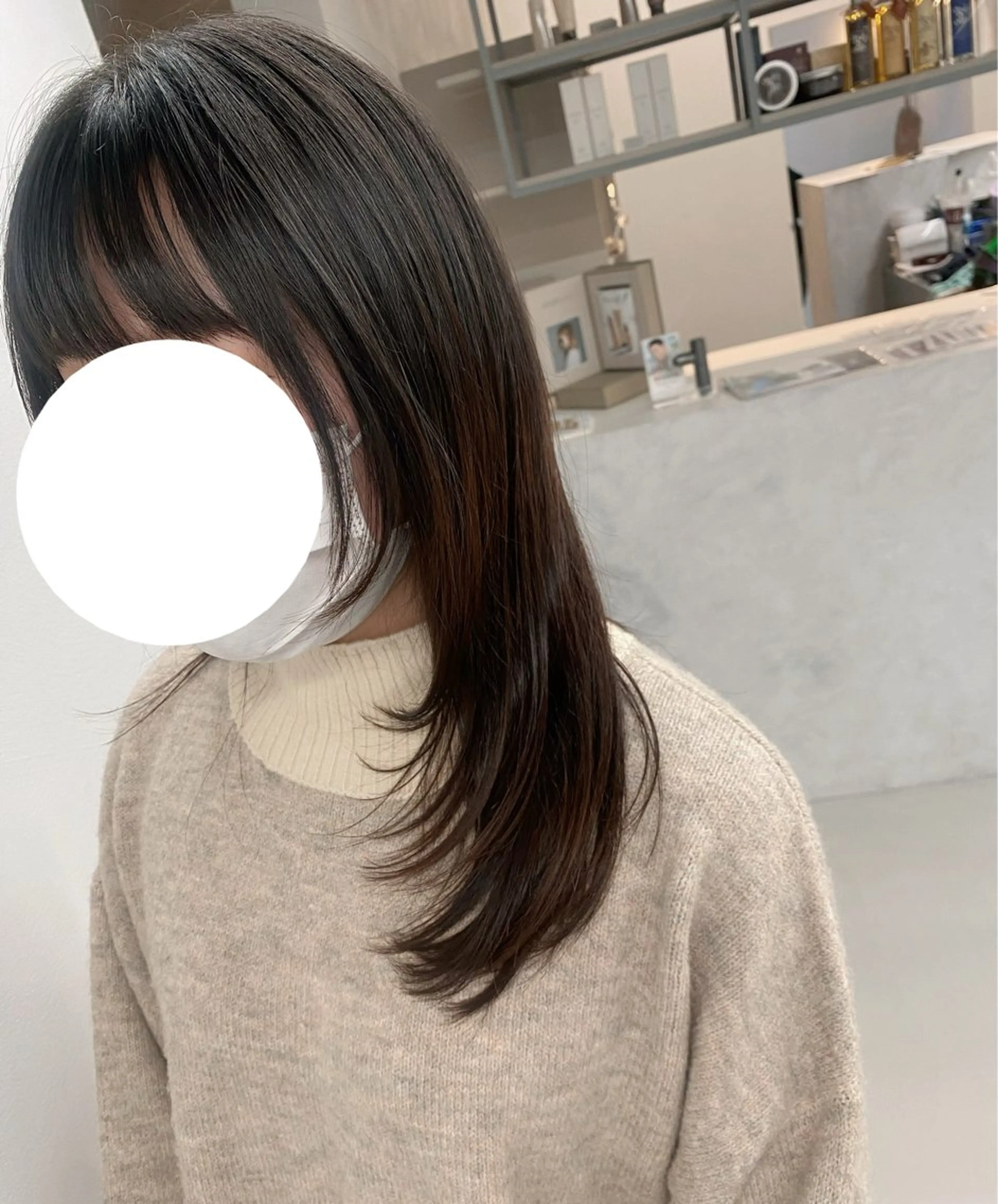 ミディアム 顔まわりレイヤー 顔周りカット レイヤーカット 艶髪・透明感カラー・ 韓国ヘア・Yuriのヘアスタイル