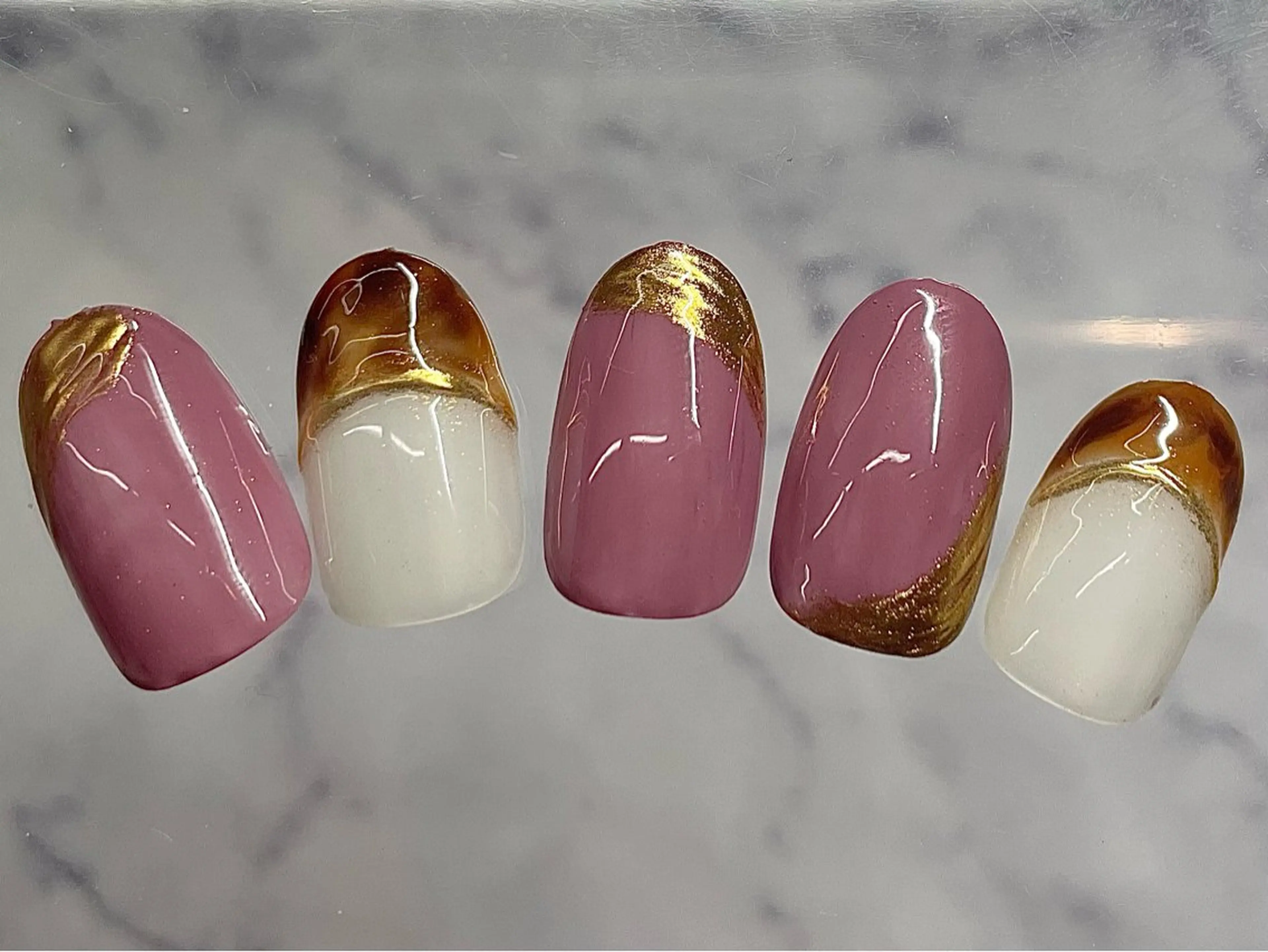 ネイル ハンドネイル AYA Reginaのネイルデザイン