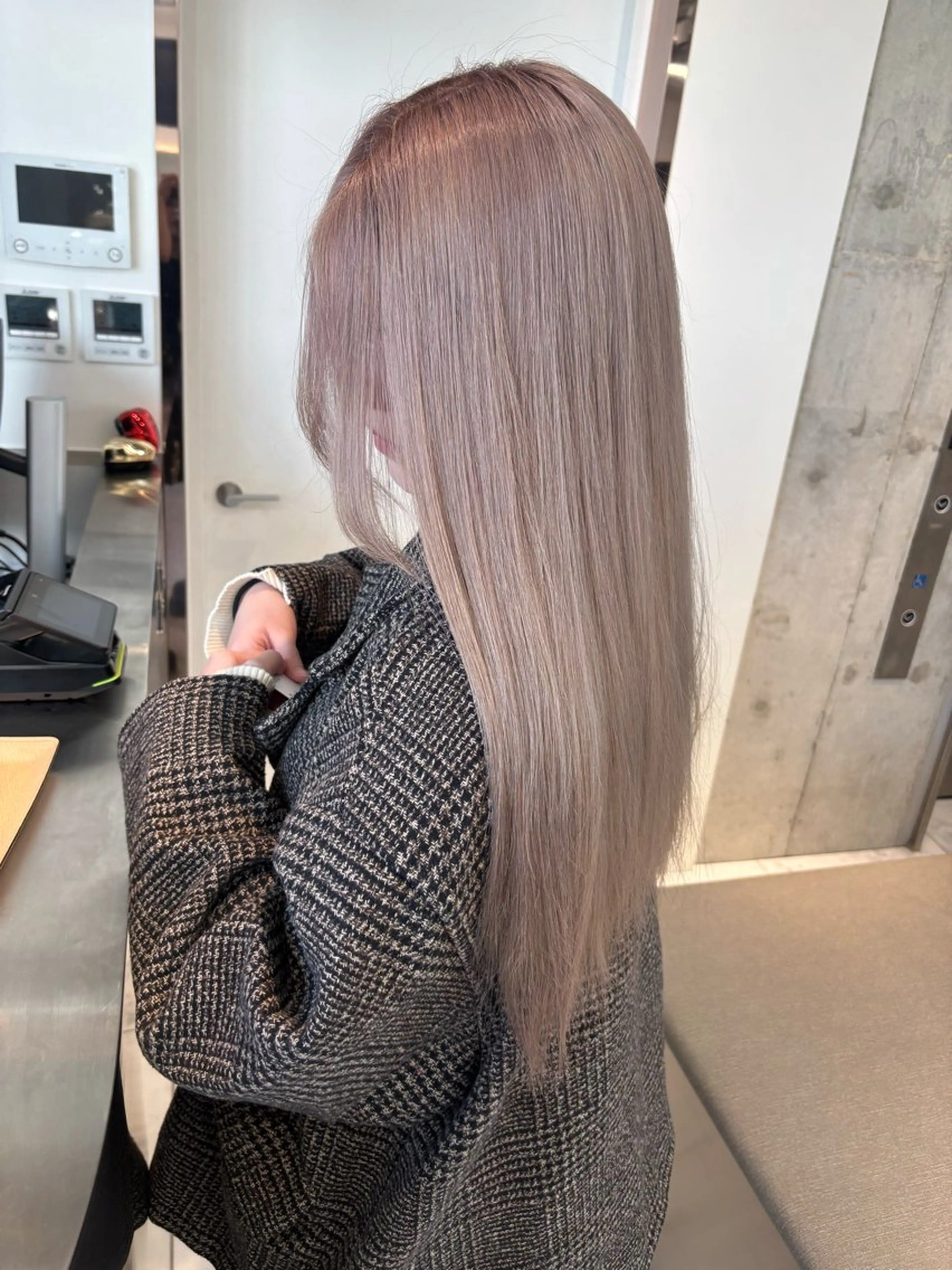 ミディアム カラー ブリーチ ボブ 韓国風ヘア レイヤーカット トリートメント ヘアカラー rina／ベージュ ワンホン/韓国ヘアのヘアスタイル