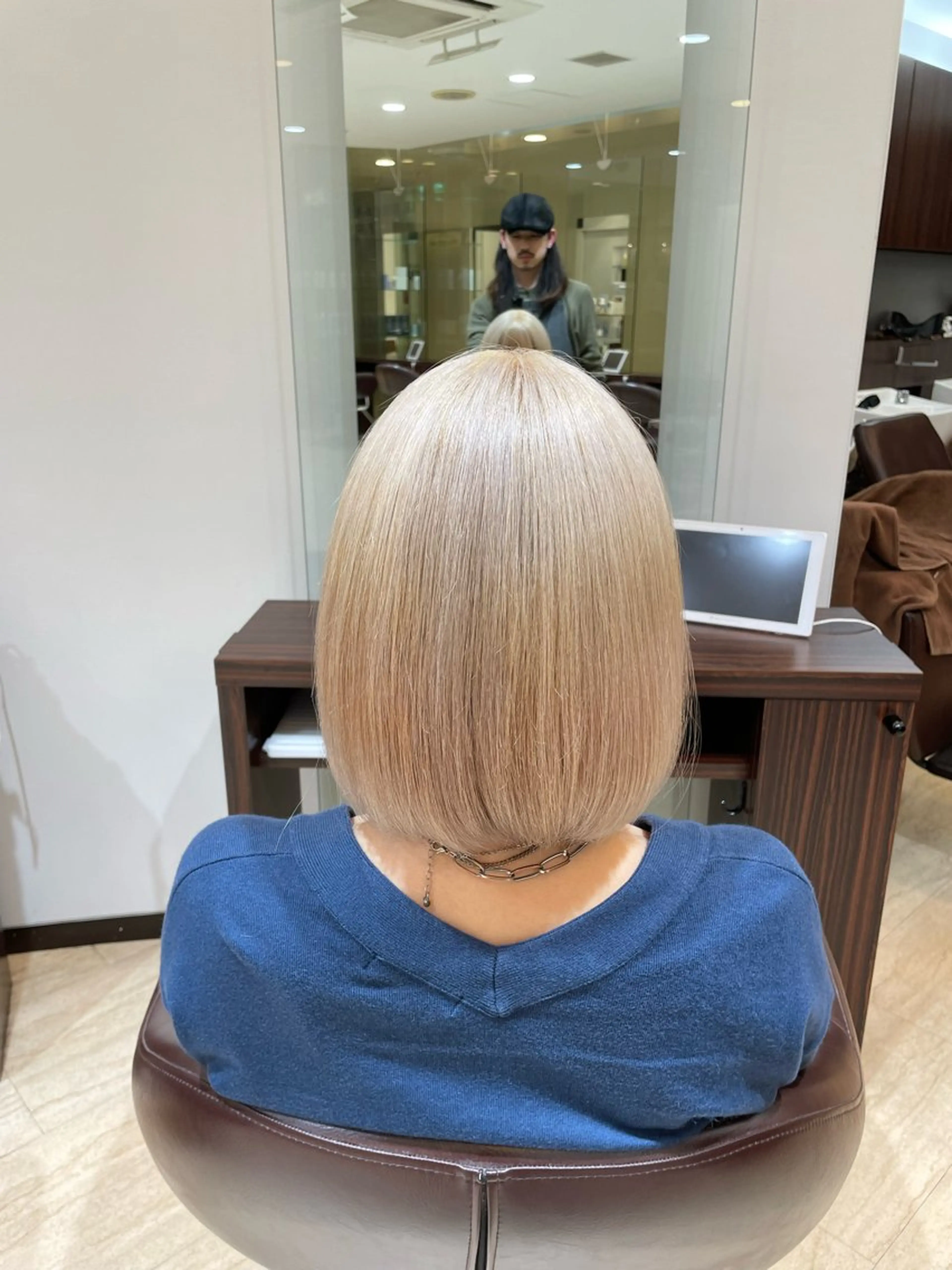 ミディアム カラー ベージュカラー ホワイトベージュ TAYAアトレ恵比寿店所属・TAYA 玲央のヘアスタイル