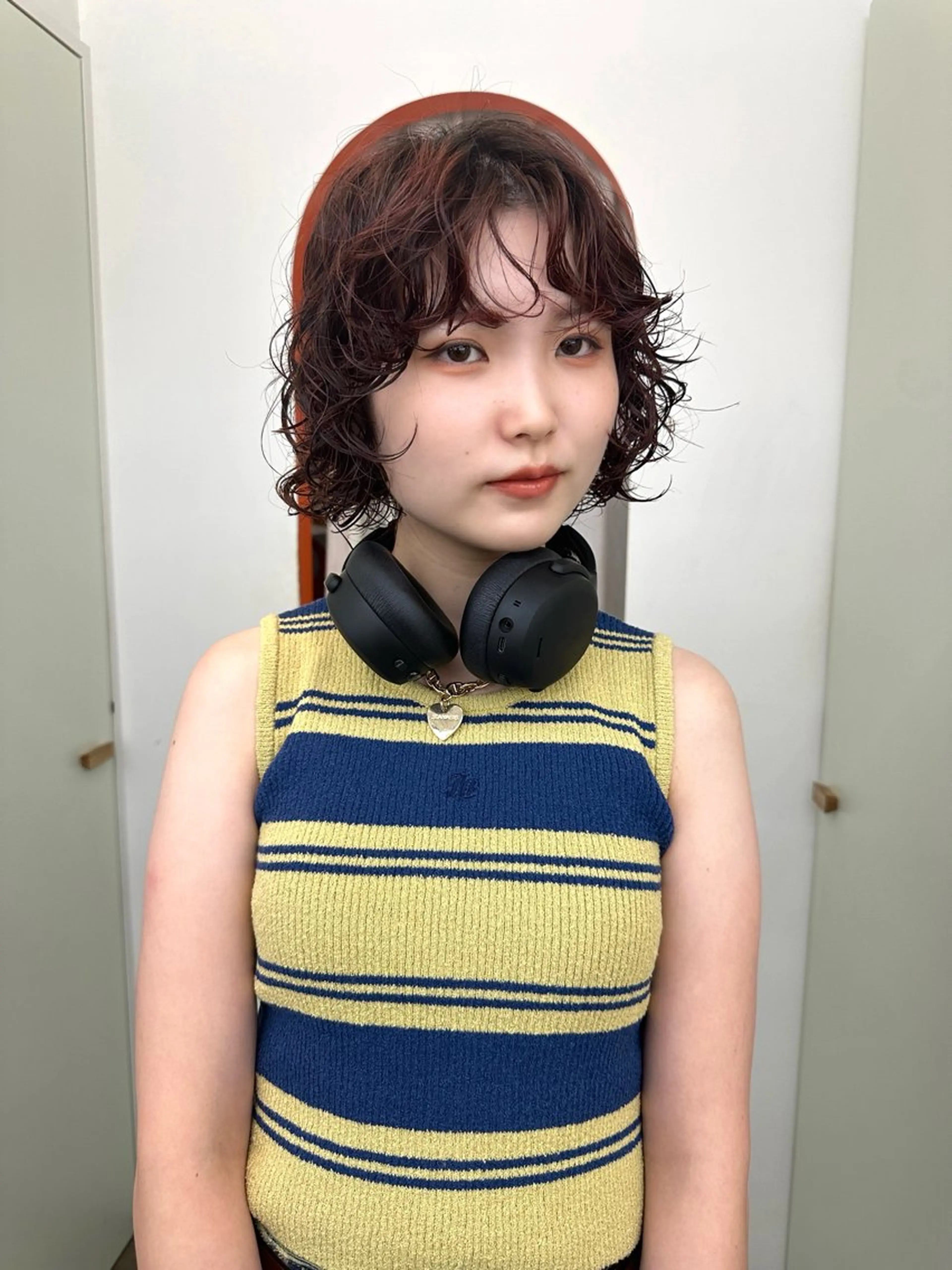 ショート カラー パーマ ボルドーカラー ボブ カット ヘアカラー パーマ ボブ/レイヤー/ケア パーマ/リュウタのヘアスタイル