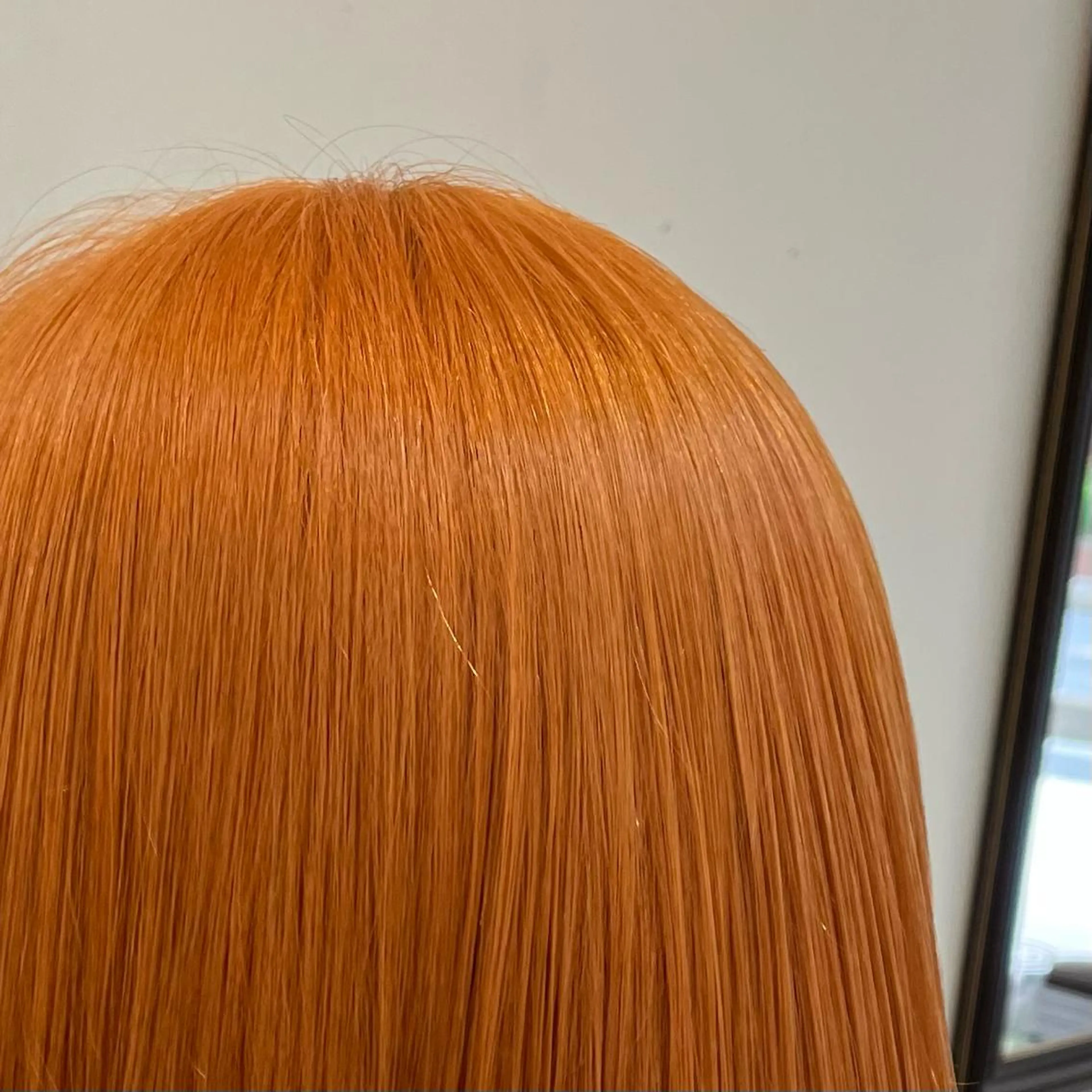 カラー ブリーチ イシイ ハルナ 🤍のヘアスタイル