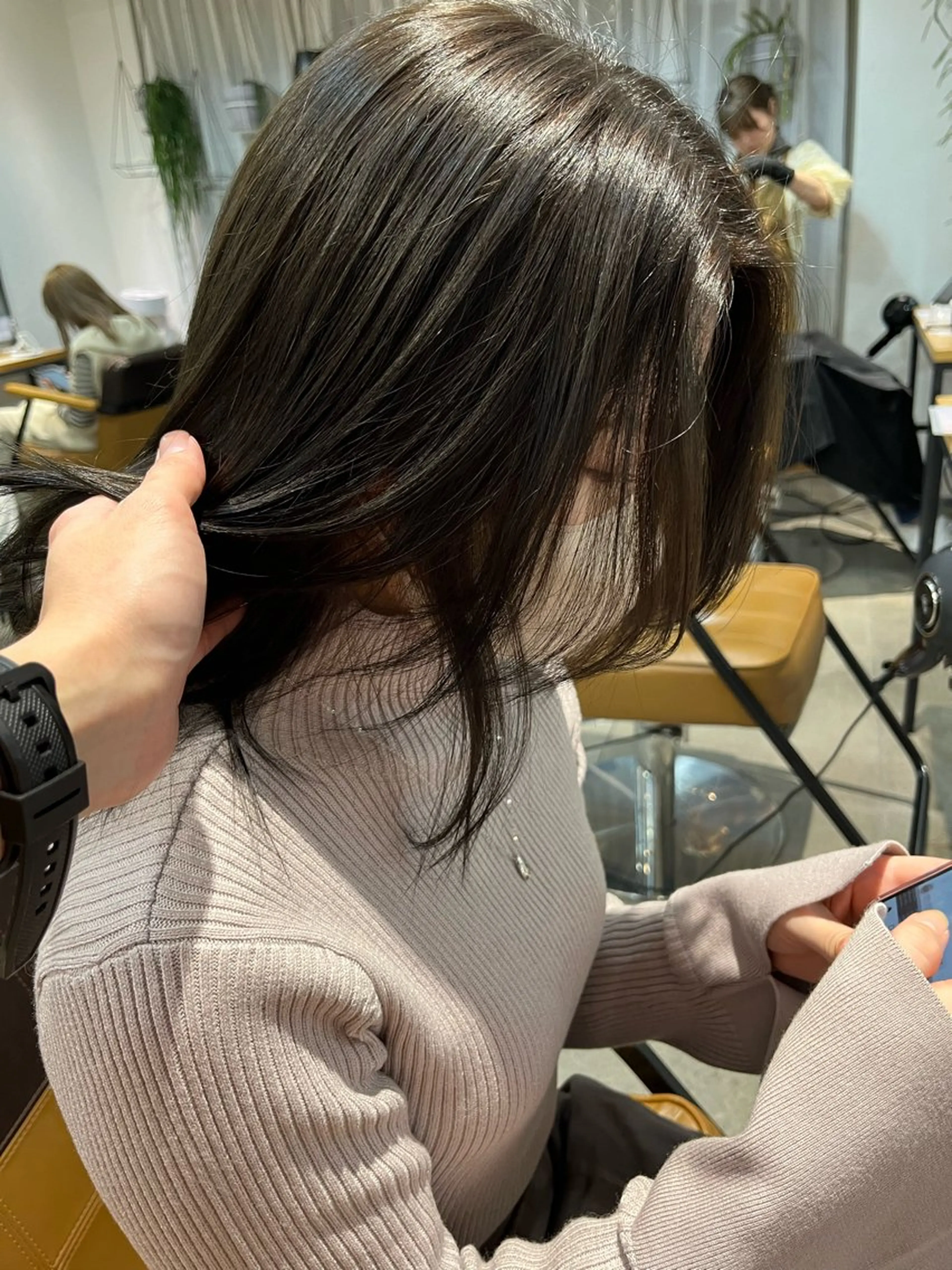 セミロング カラー ナチュラルなヘア /ヨシダトモキのヘアスタイル