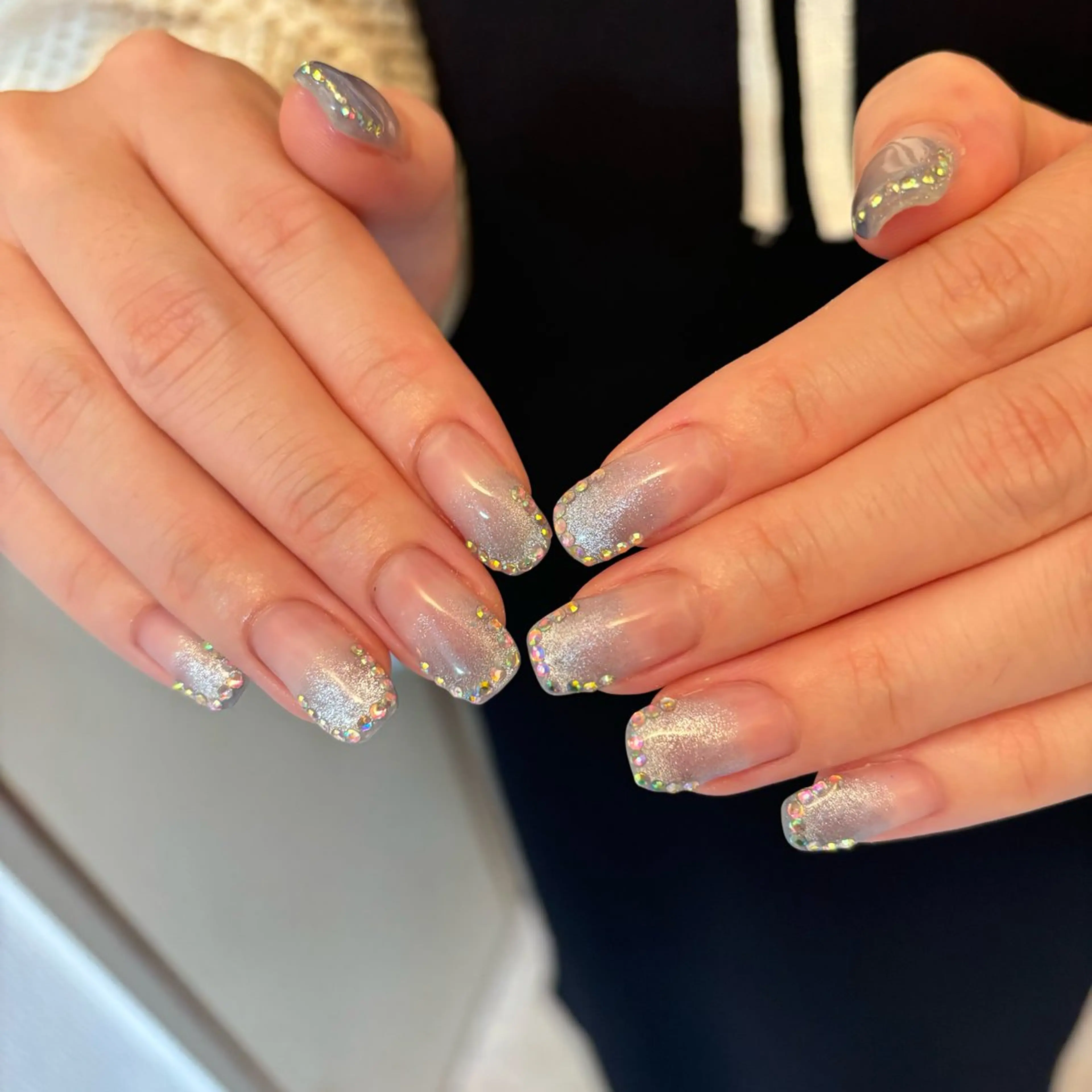 ネイル キラキラネイル ストーンネイル ハンドネイル RE💟N.NAIL ラテン系お姉さんのネイルデザイン