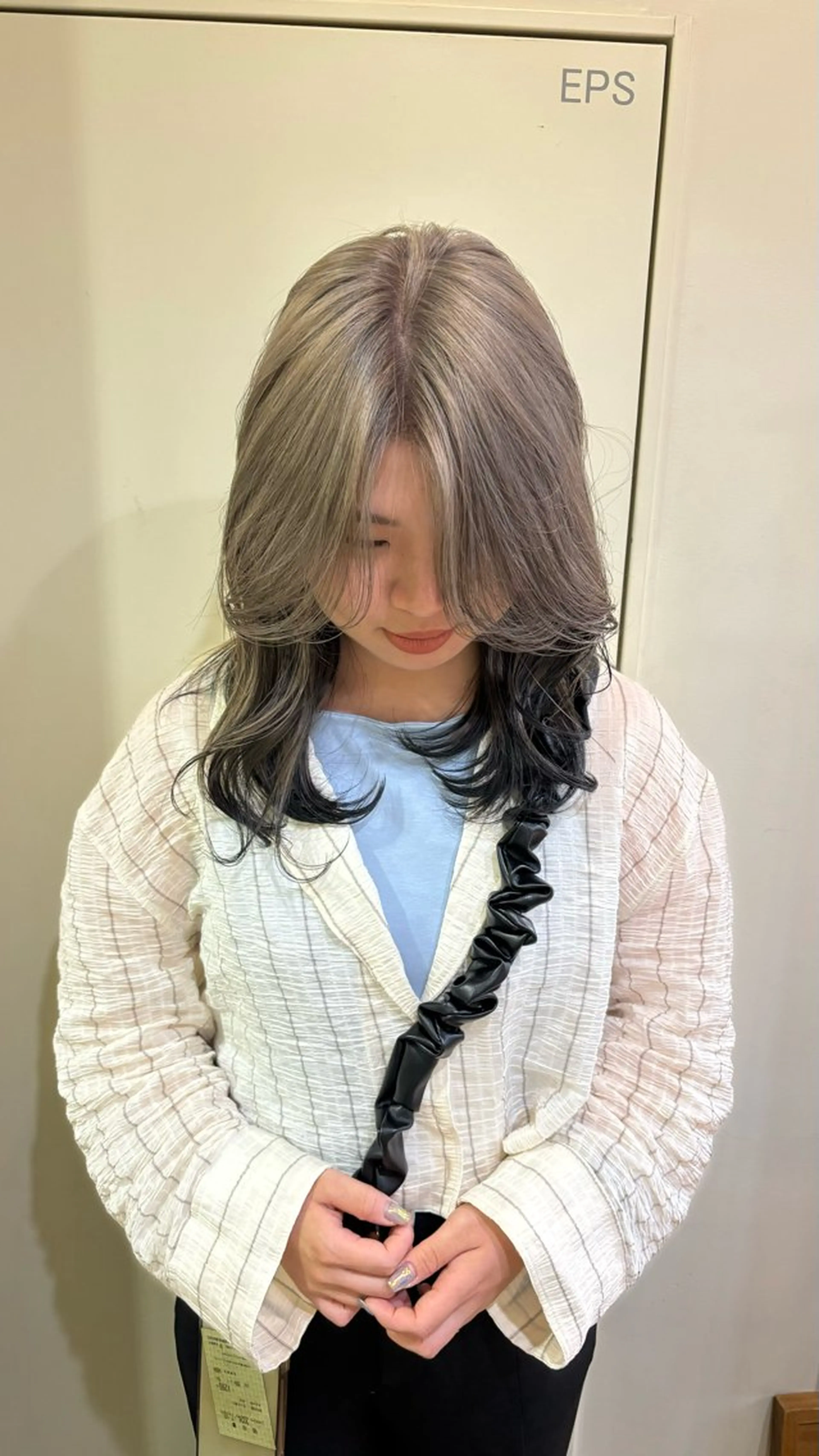 セミロング カラー ブリーチ ハイトーンカラー Rinon所属・沖 真琴のヘアスタイル