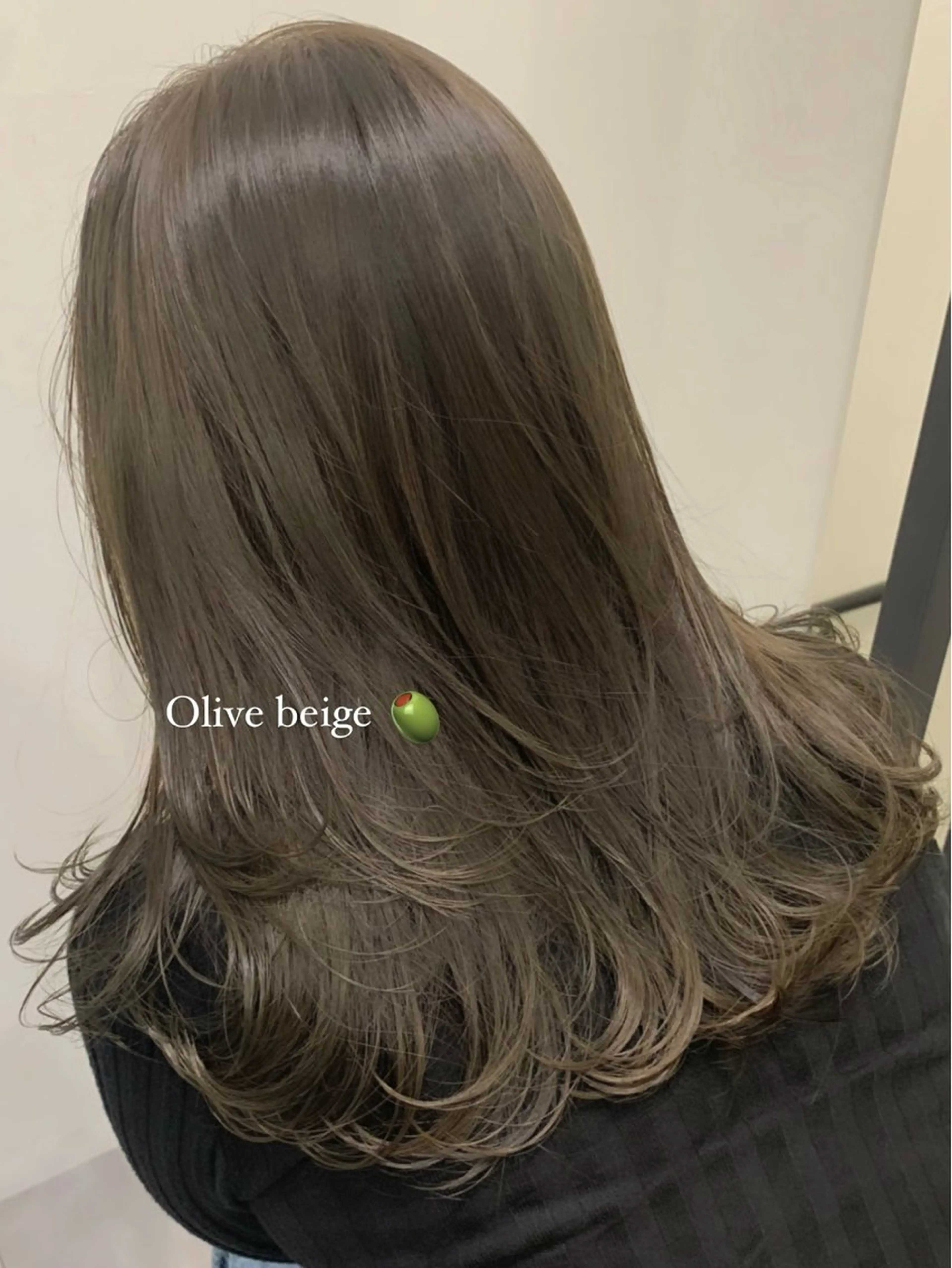 セミロング カラー ベージュカラー ブリーチ ダブルカラー ブリーチなしカラー オリーブベージュ ヘアカラー 落合希 Olivebeigeのヘアスタイル