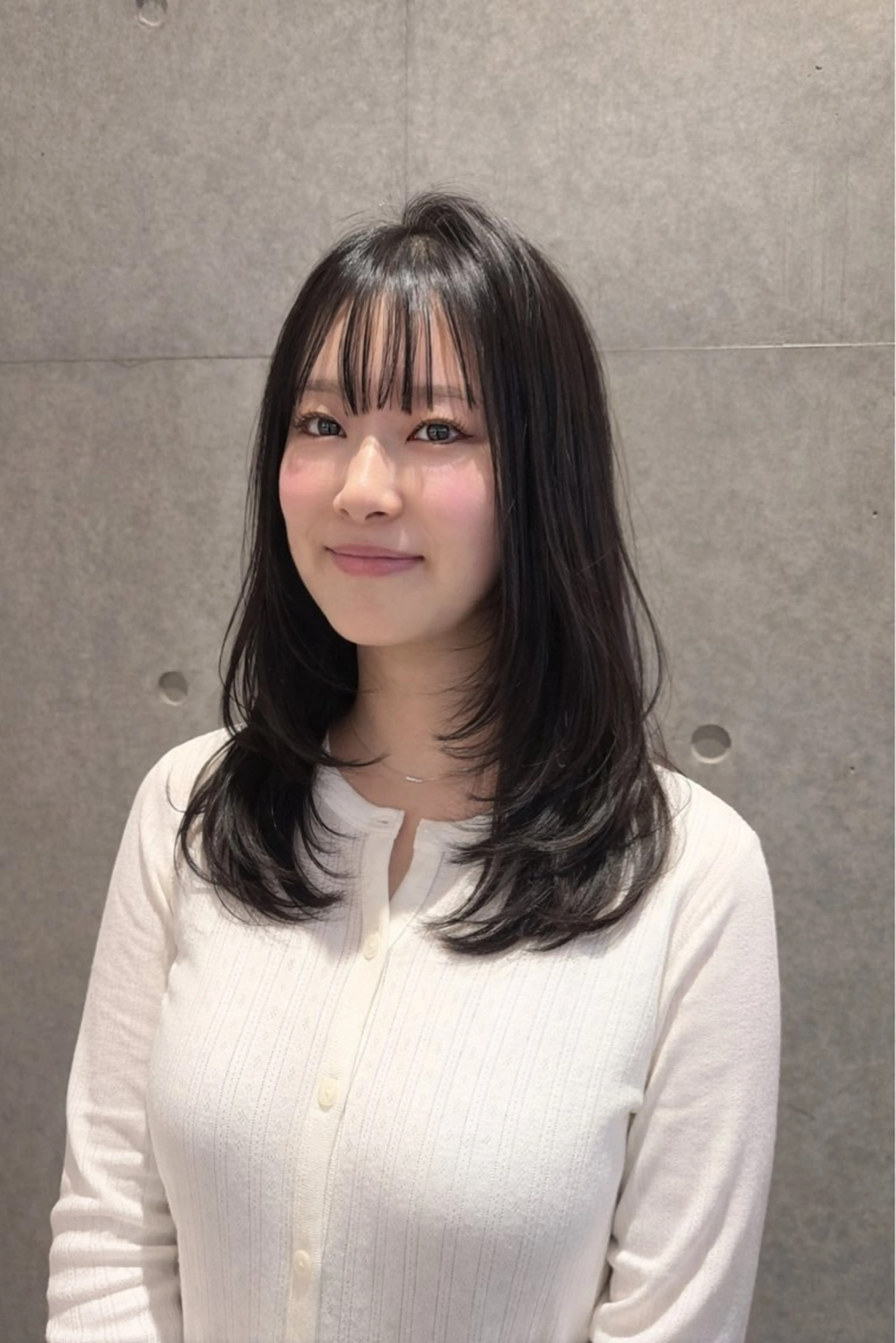 セミロング くびれヘア レイヤーカット カット 南 菜花のヘアスタイル