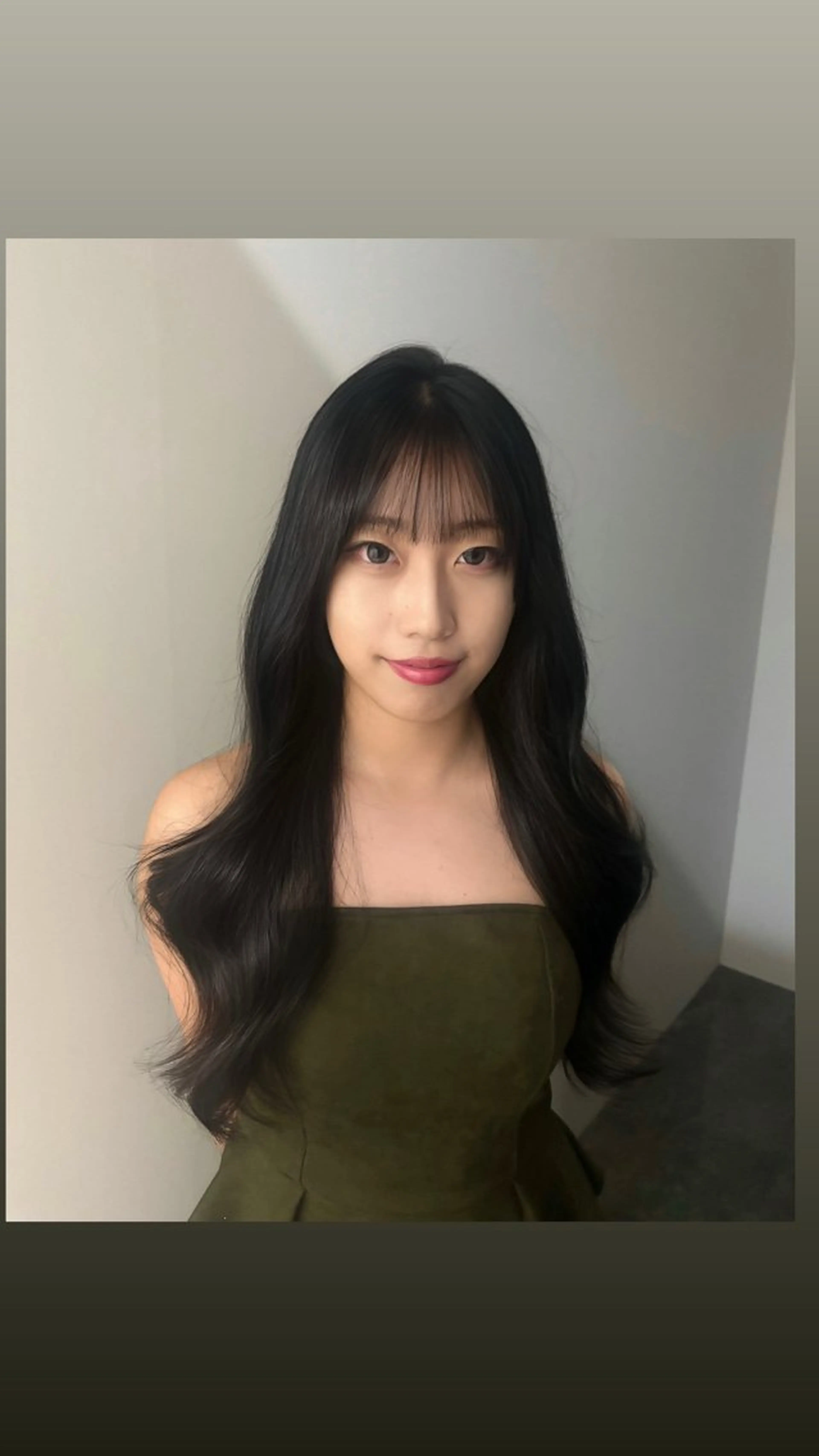 ロング くびれヘア レイヤーカット レイヤーカット┊ 透 明感カラー┊ YUIのヘアスタイル