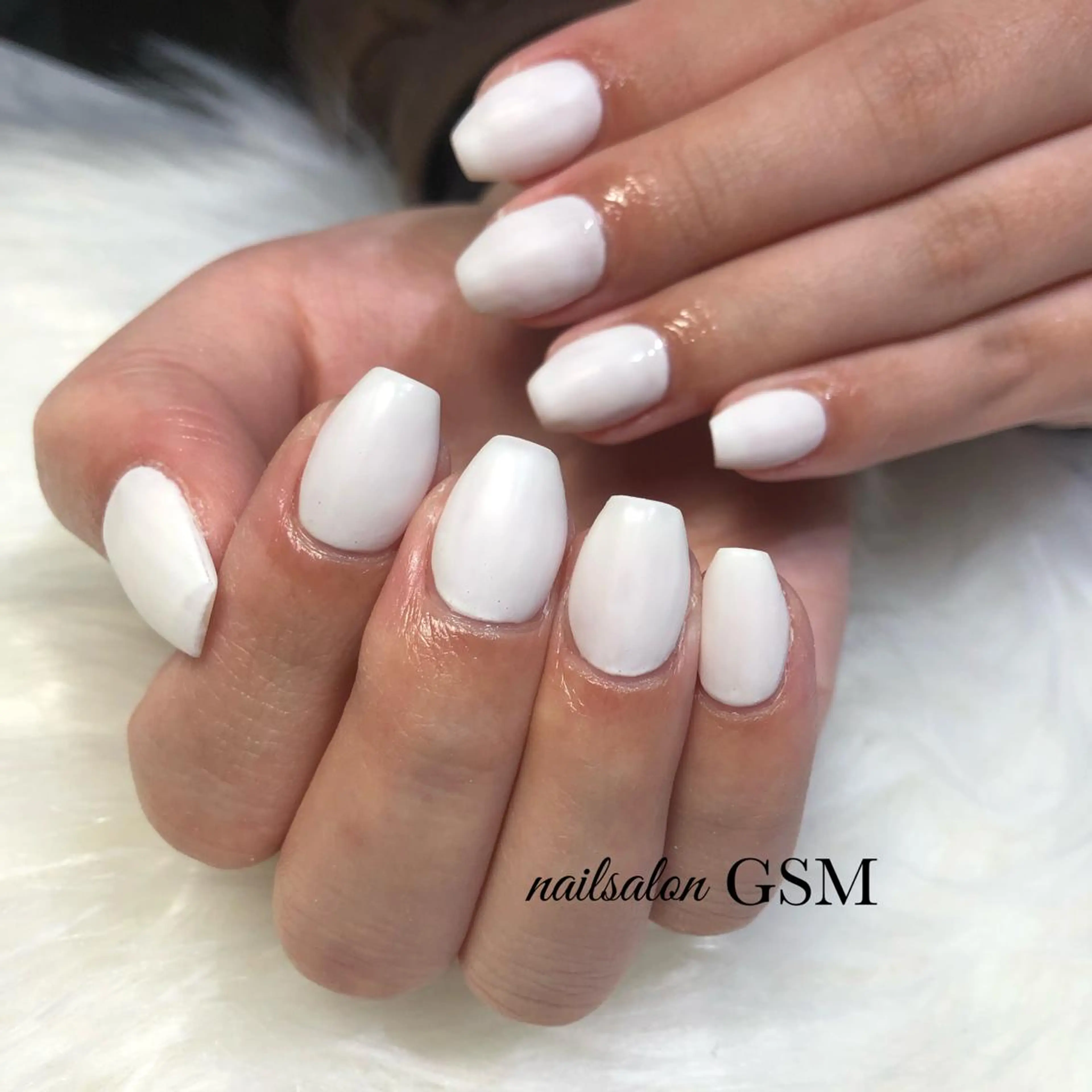 ネイル ホワイト ハンドネイル nail salon GSMのネイルデザイン