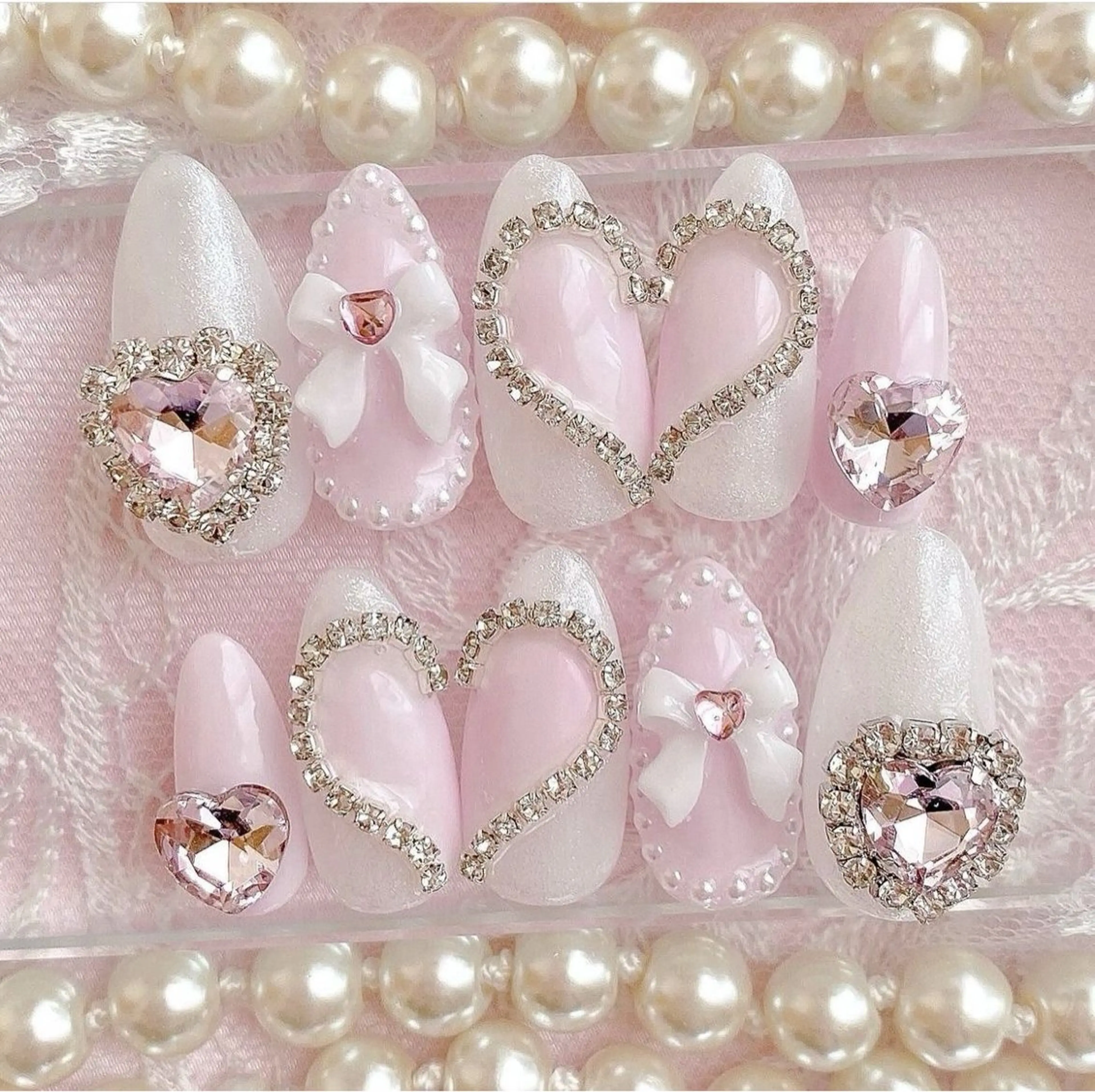 ネイル キラキラネイル 韓国ネイル ロングネイル ワンホンネイル ハンドネイル Josie nail salonのネイルデザイン