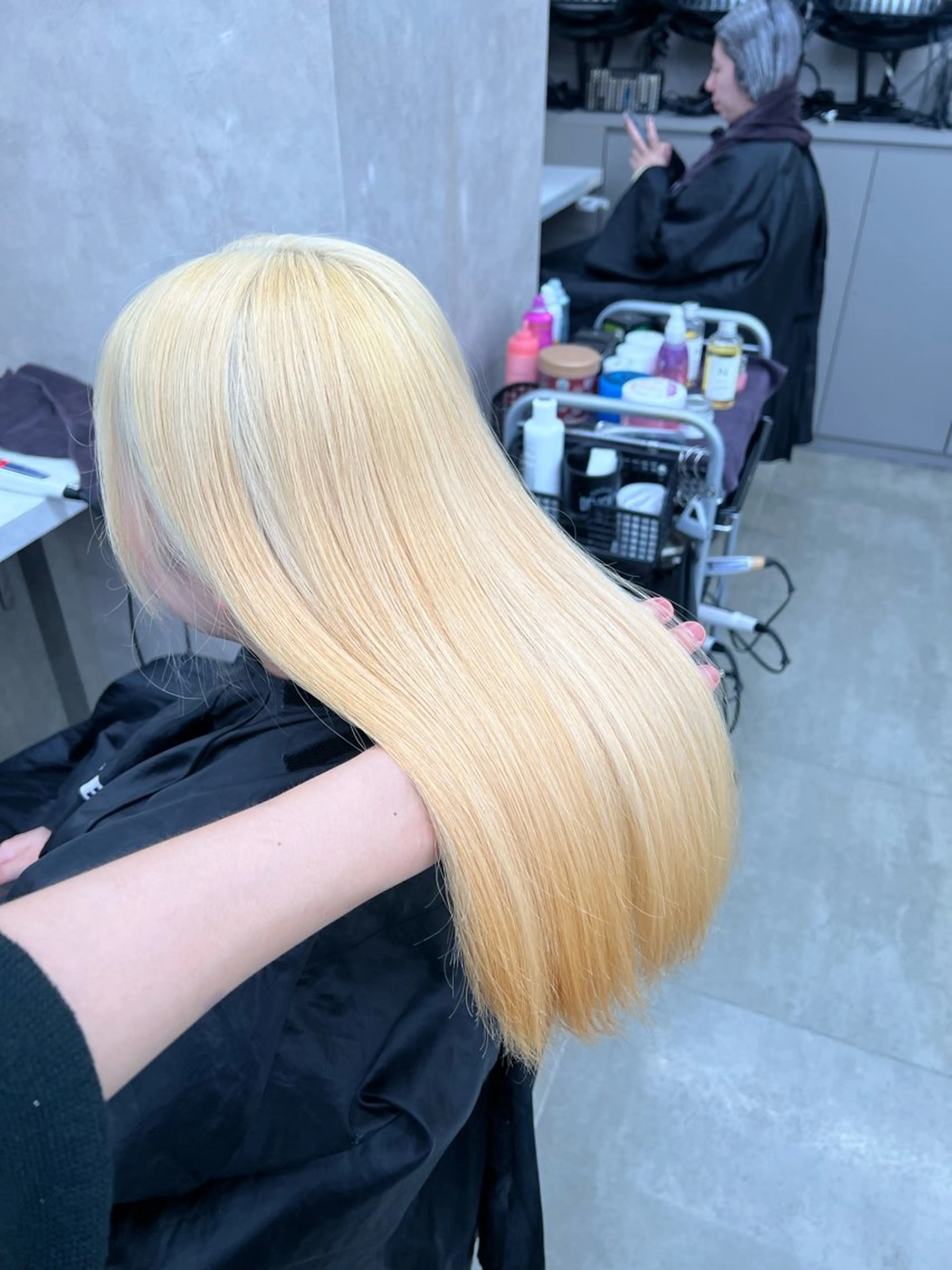 セミロング カラー ヘアカラー 韓国レイヤーカット /REIのヘアスタイル