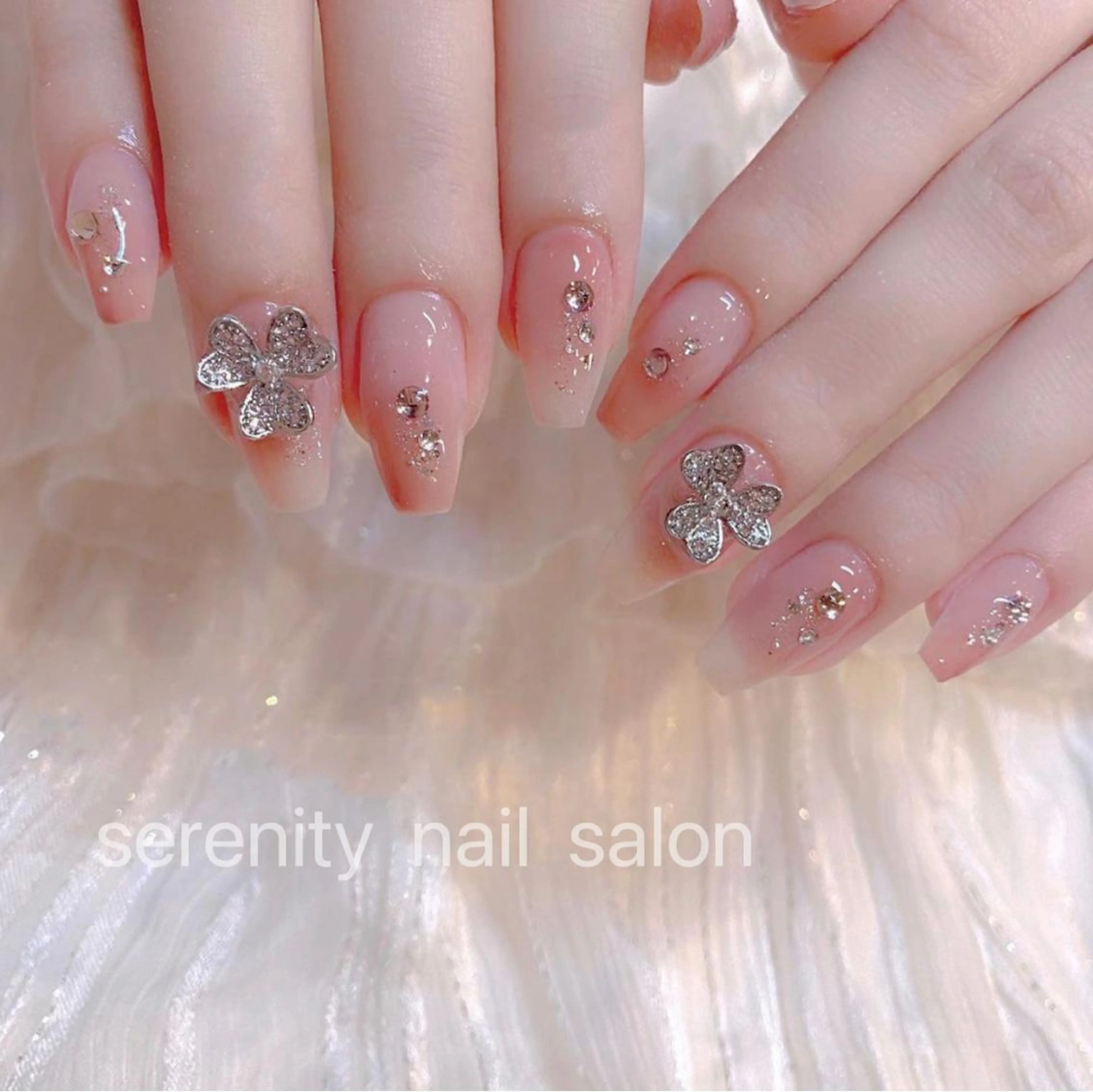 ネイル ハンドネイル ハンドケア ✨Serenity Nail salonのネイルデザイン