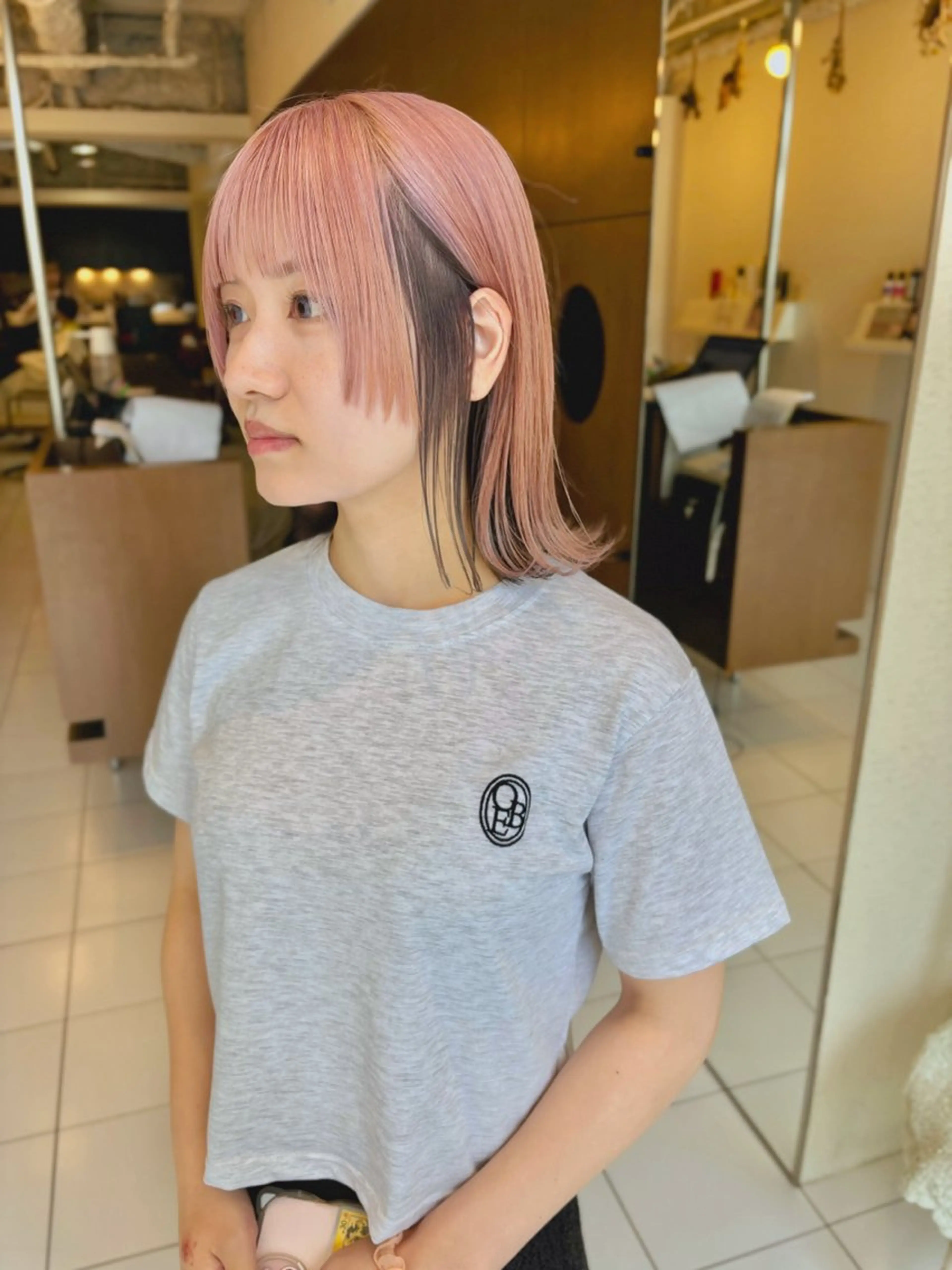 ミディアム カラー ブリーチ ピンクカラー レイヤーカット 透明感カラー/ 寺田千雅子のヘアスタイル