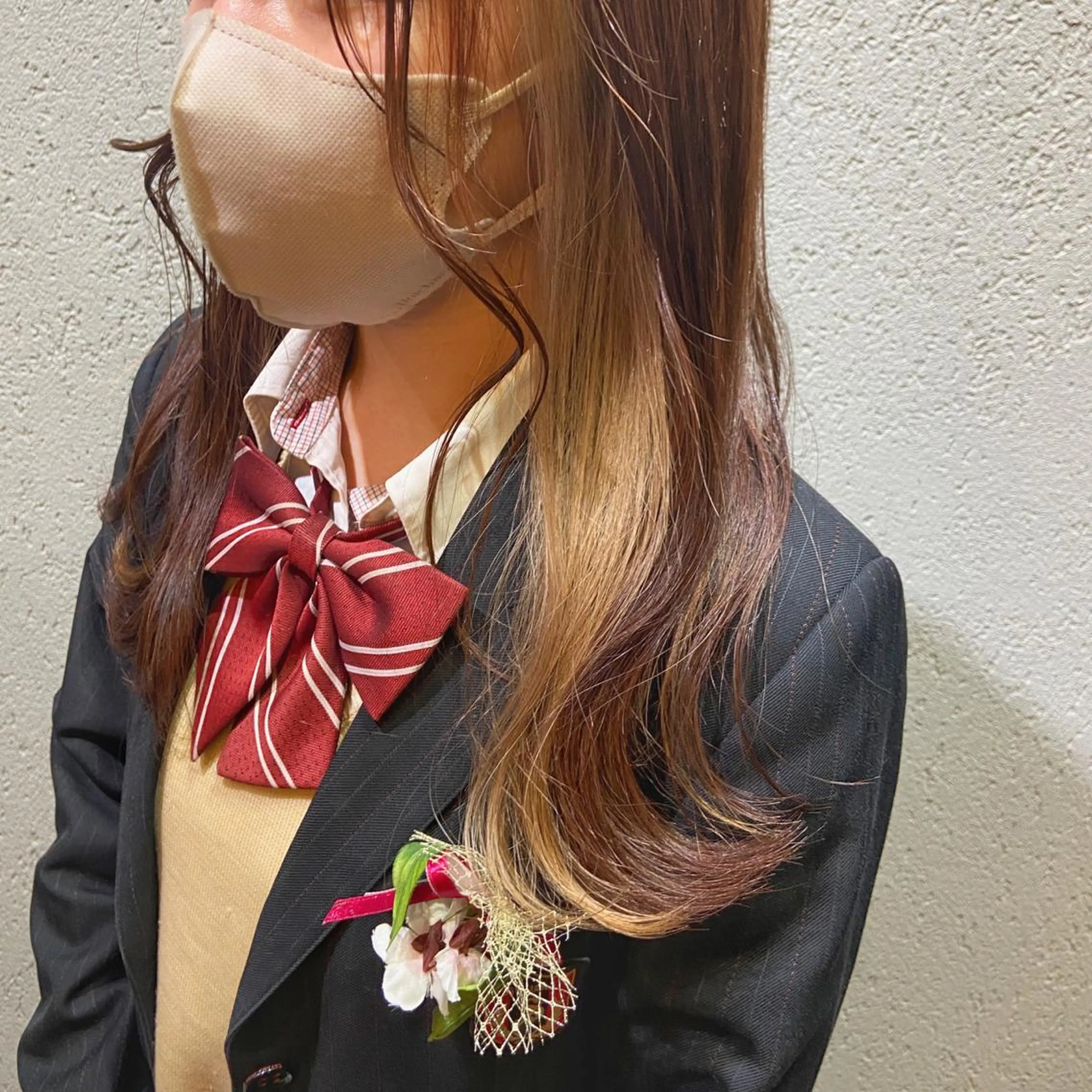 ロング カラー ベージュカラー インナーカラー ノイシキ サキのヘアスタイル