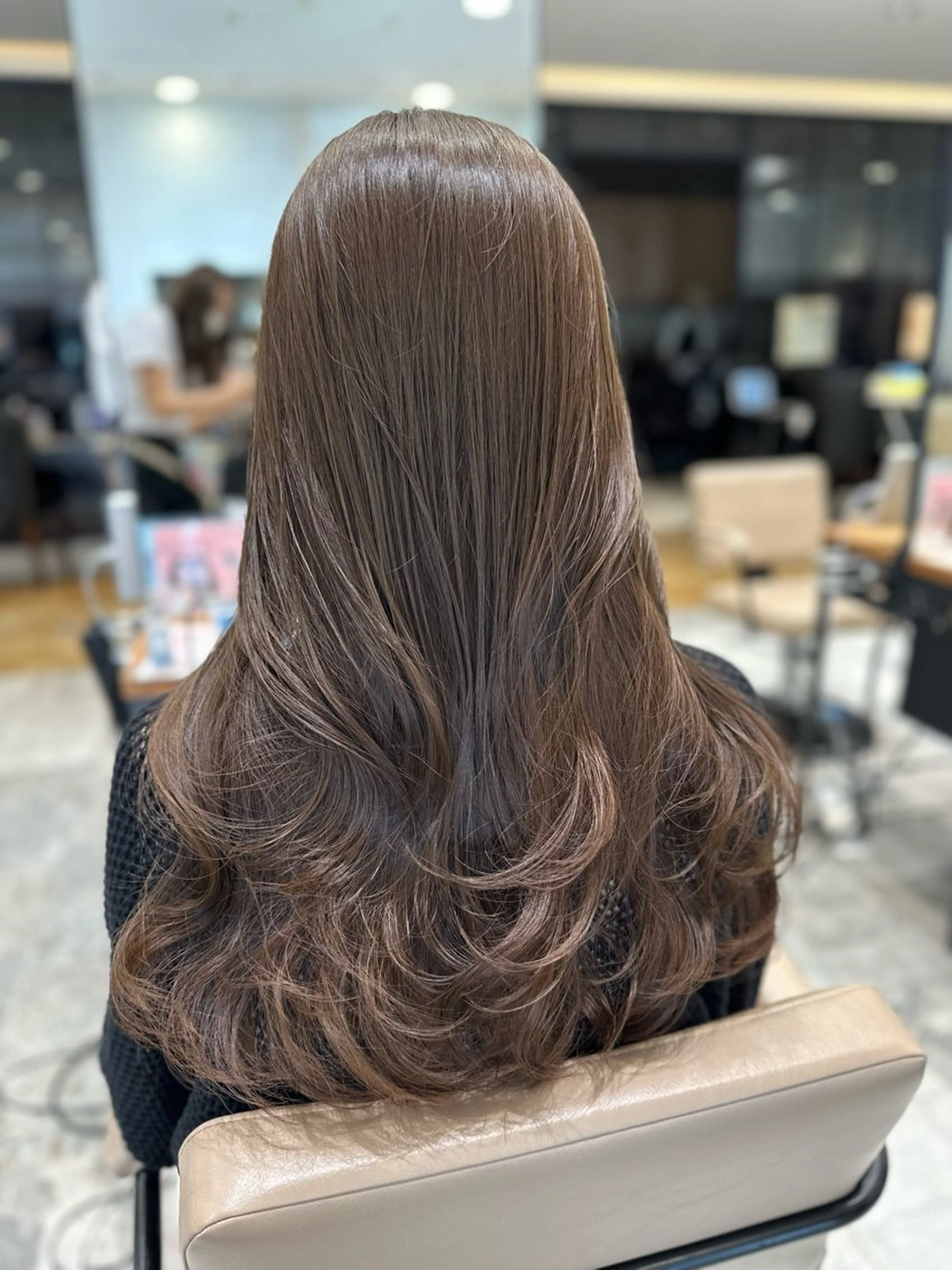 ロング カラー ロングレイヤー ベージュカラー オリーブベージュ レイヤーカット ロング カット ヘアカラー トリートメント 顔周り/くびれヘア 韓国ヘア💕風間るなのヘアスタイル