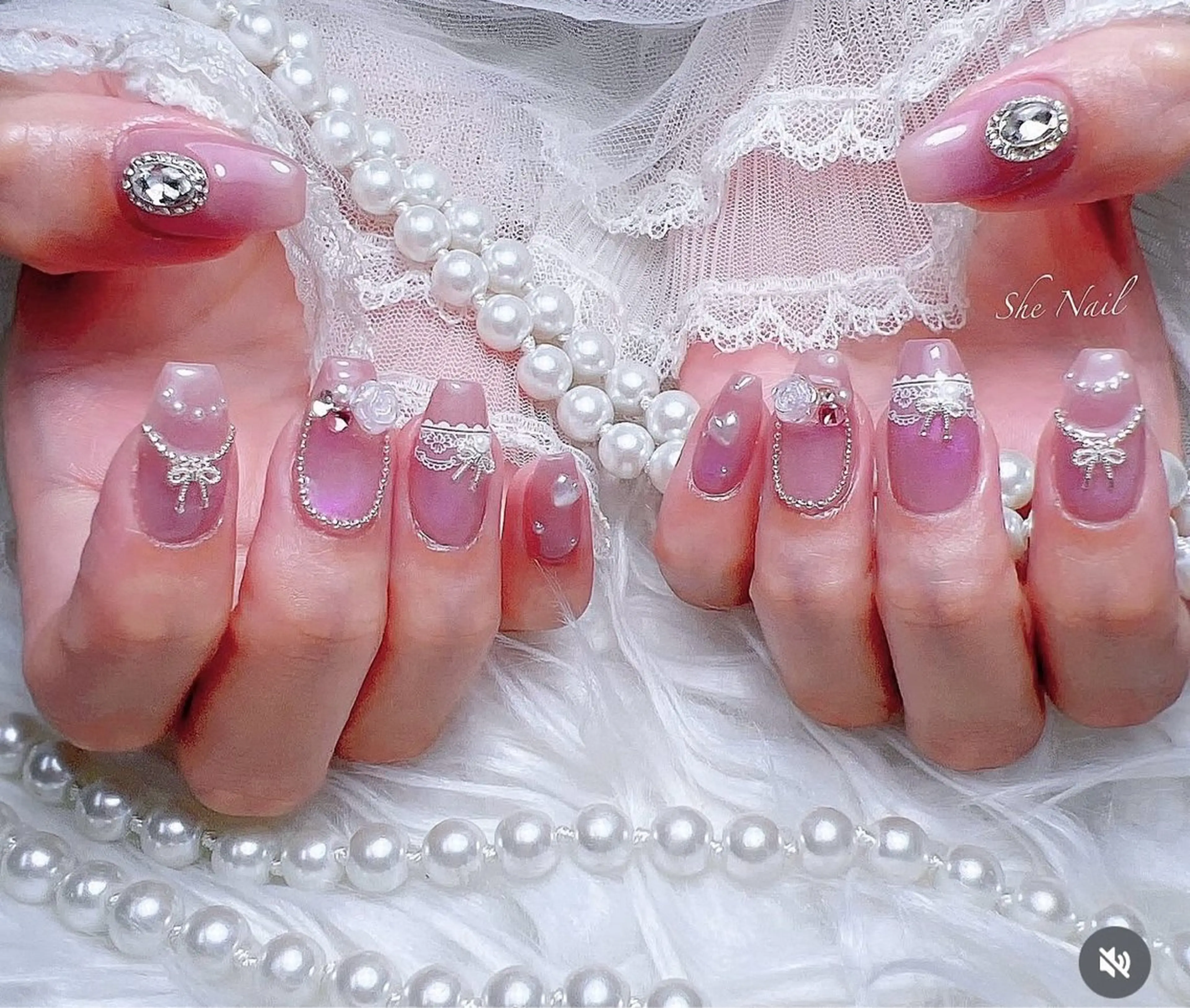 ネイル チークネイル 長さ出し フレンチネイル マグネットネイル 持ち込み She_nail所属・ELSA_ Bellaのネイルデザイン