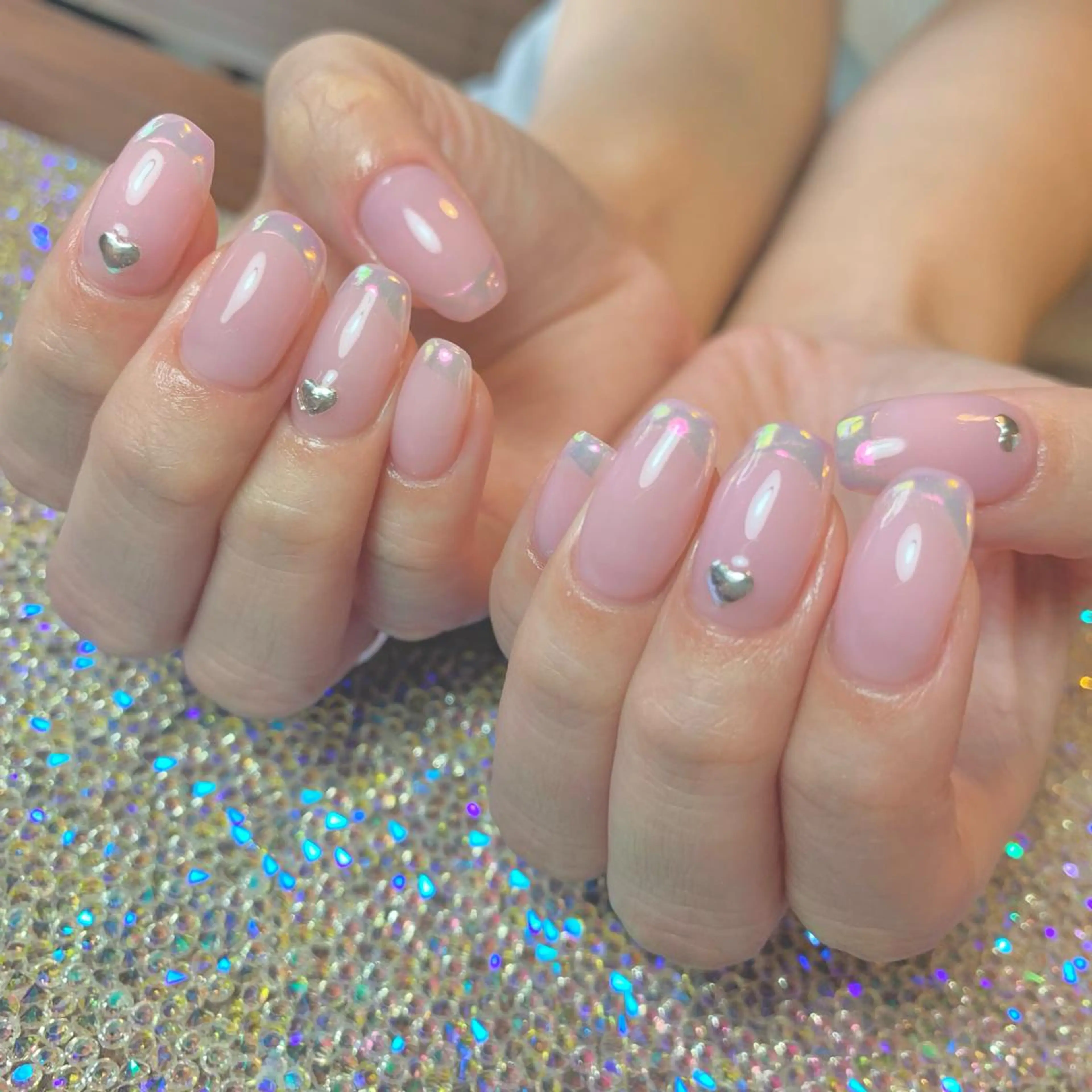 ネイル オーロラネイル フレンチネイル ハート ワンカラーネイル LULU LIMAのネイルデザイン